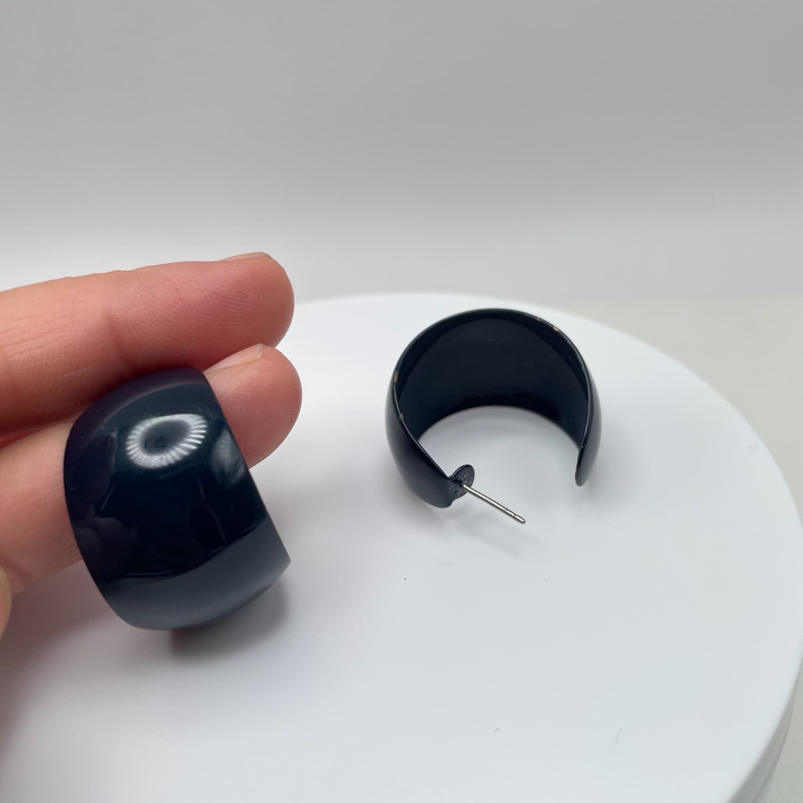 Vintage 80s Black Enamel Wide Hoop Earrings Women's Classic Fashion Jewelry - Thumbnail 4