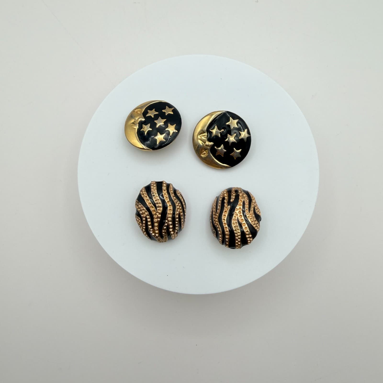 Vintage 90s Enamel Stud Earrings Set Gold Tone Boho Women's Classic Jewelry - Thumbnail 2