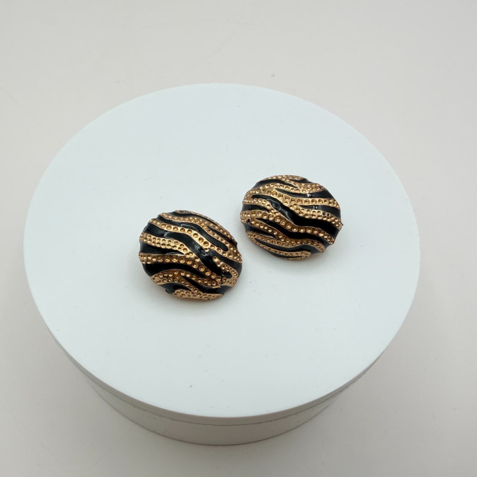 Vintage 90s Enamel Stud Earrings Set Gold Tone Boho Women's Classic Jewelry - Thumbnail 7