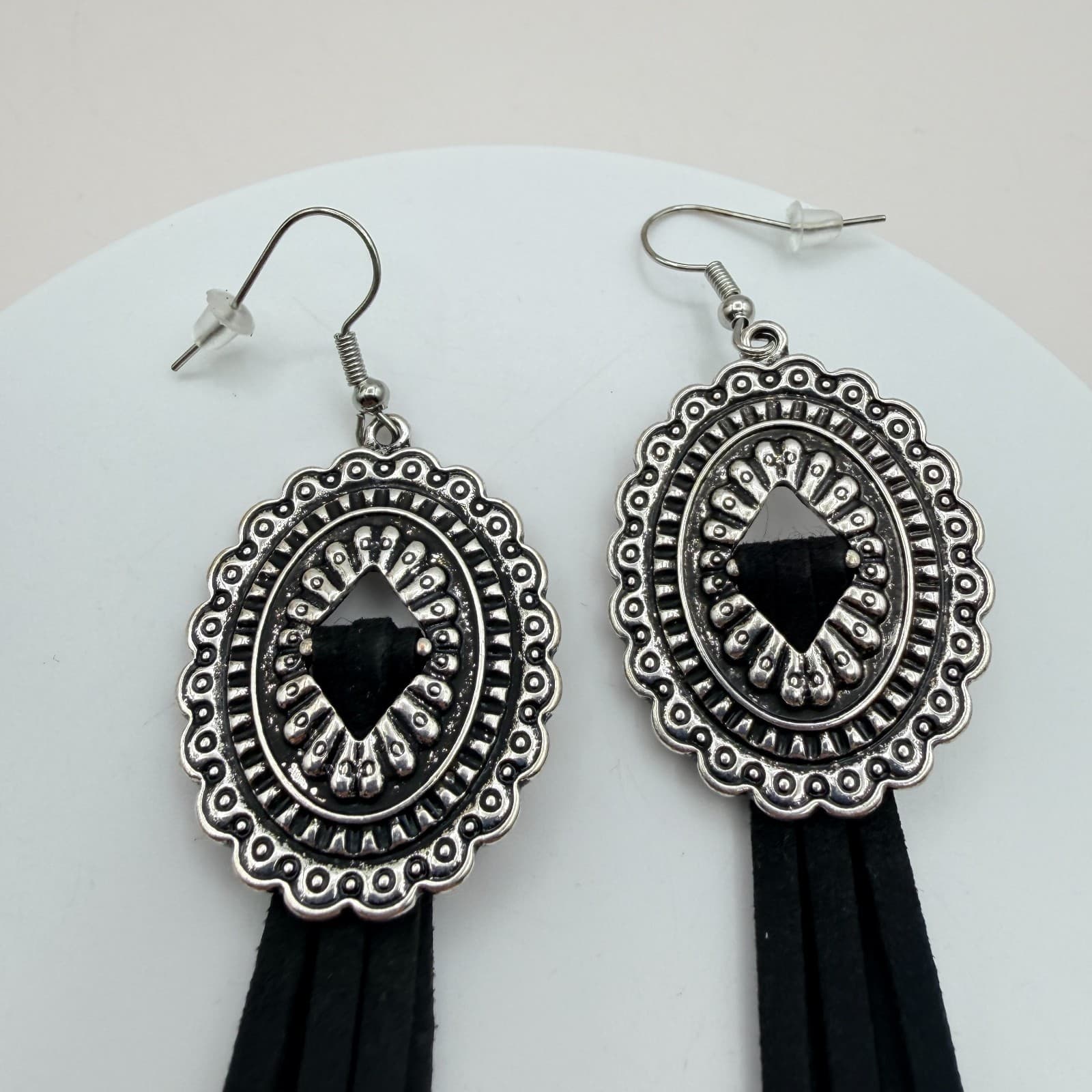 Vintage 90s Silver Tone Oval Dangle Earrings Black Faux Suede Tassel Jewelry - Thumbnail 4