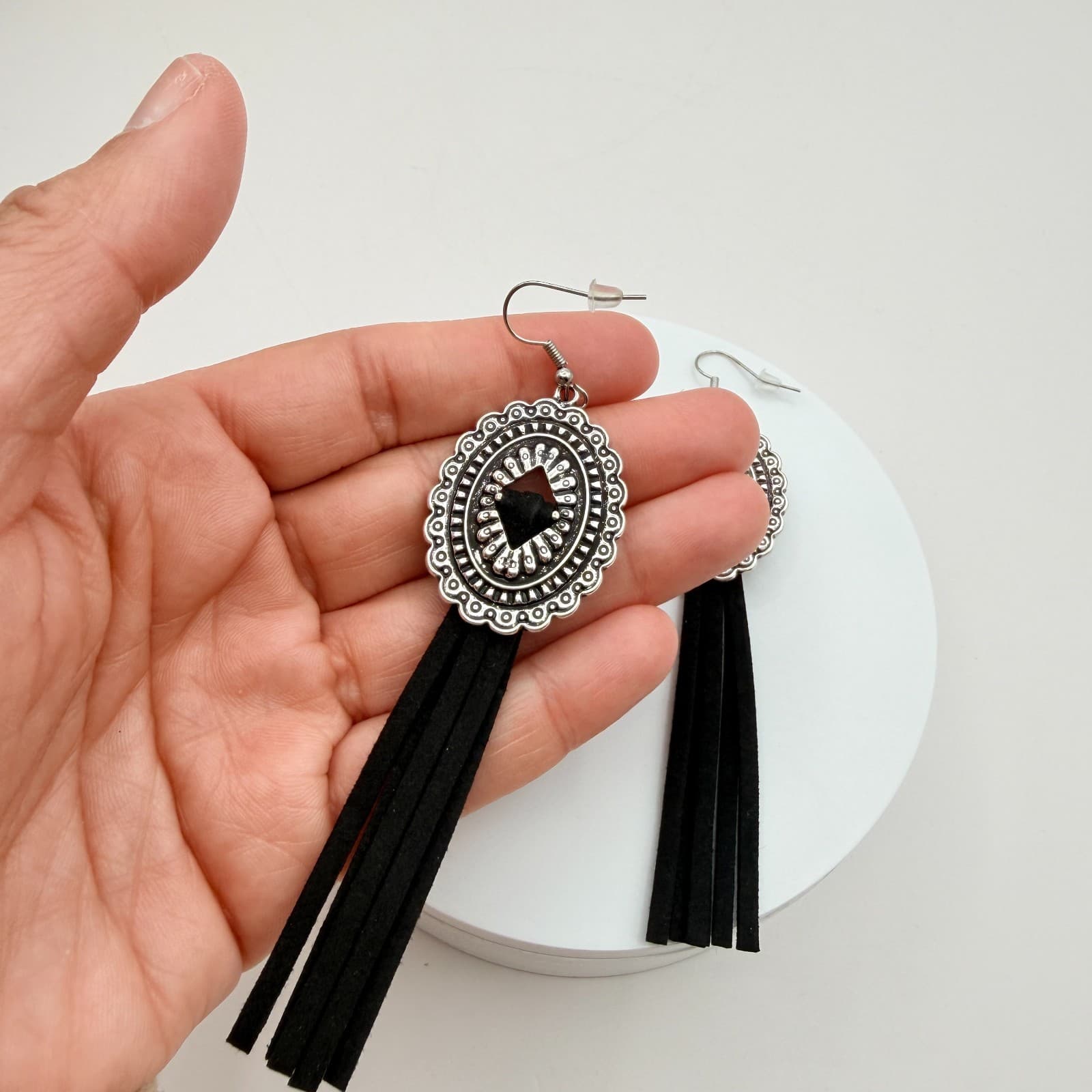 Vintage 90s Silver Tone Oval Dangle Earrings Black Faux Suede Tassel Jewelry - Thumbnail 9