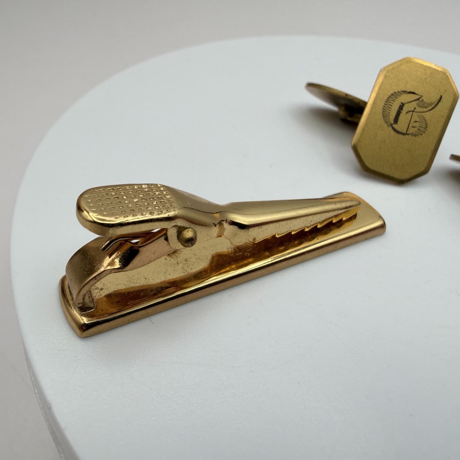 Vintage 90s Gold Tone Tie Clip Cufflinks Set Men's Classic Fashion Jewelry - Thumbnail 7