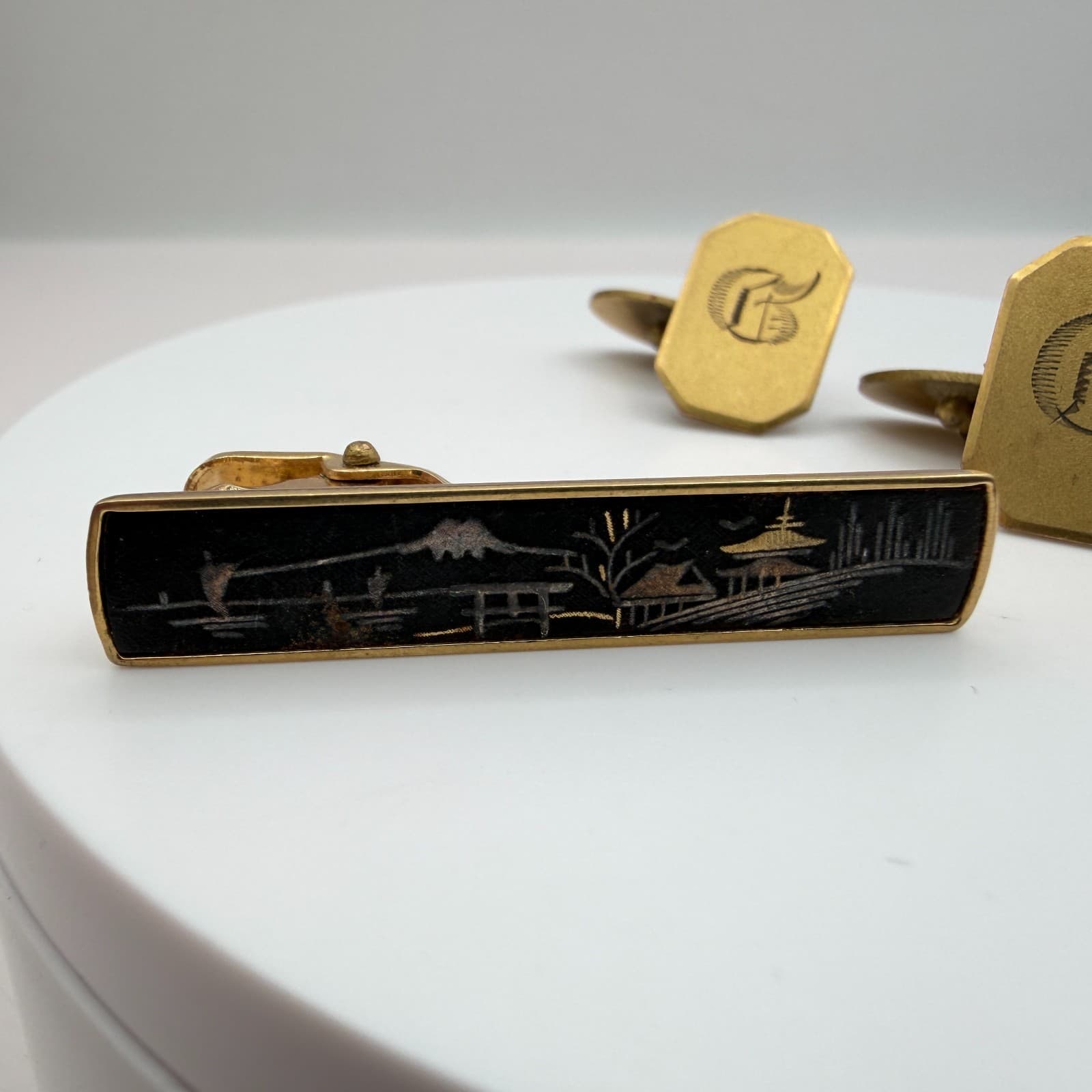 Vintage 90s Gold Tone Tie Clip Cufflinks Set Men's Classic Fashion Jewelry - Thumbnail 8