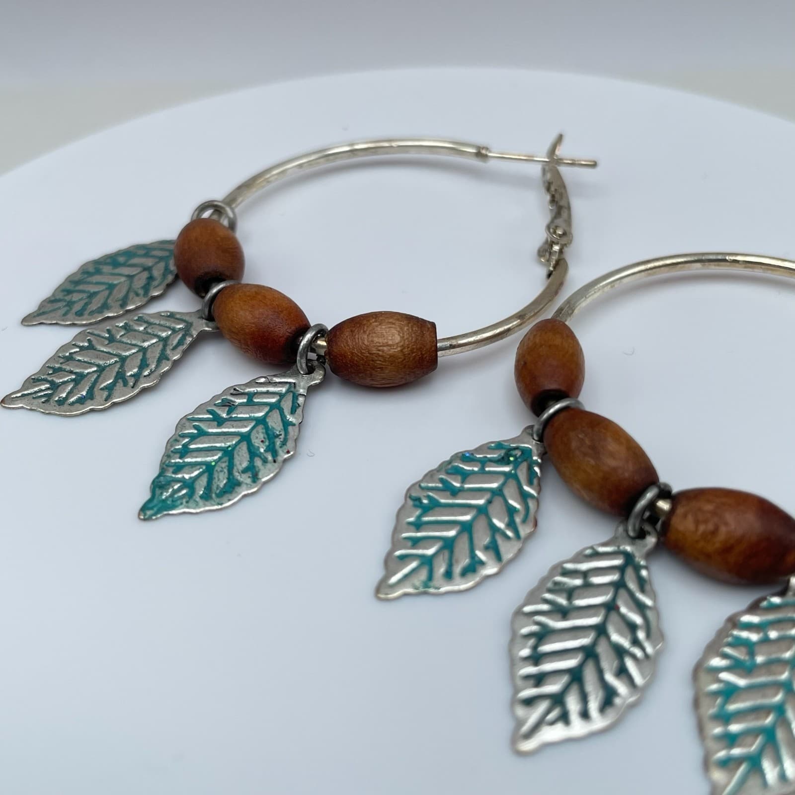Vintage 90s Boho Silver Tone Hoop Earrings Wooden Beaded Patina Leaf Jewelry - Thumbnail 6