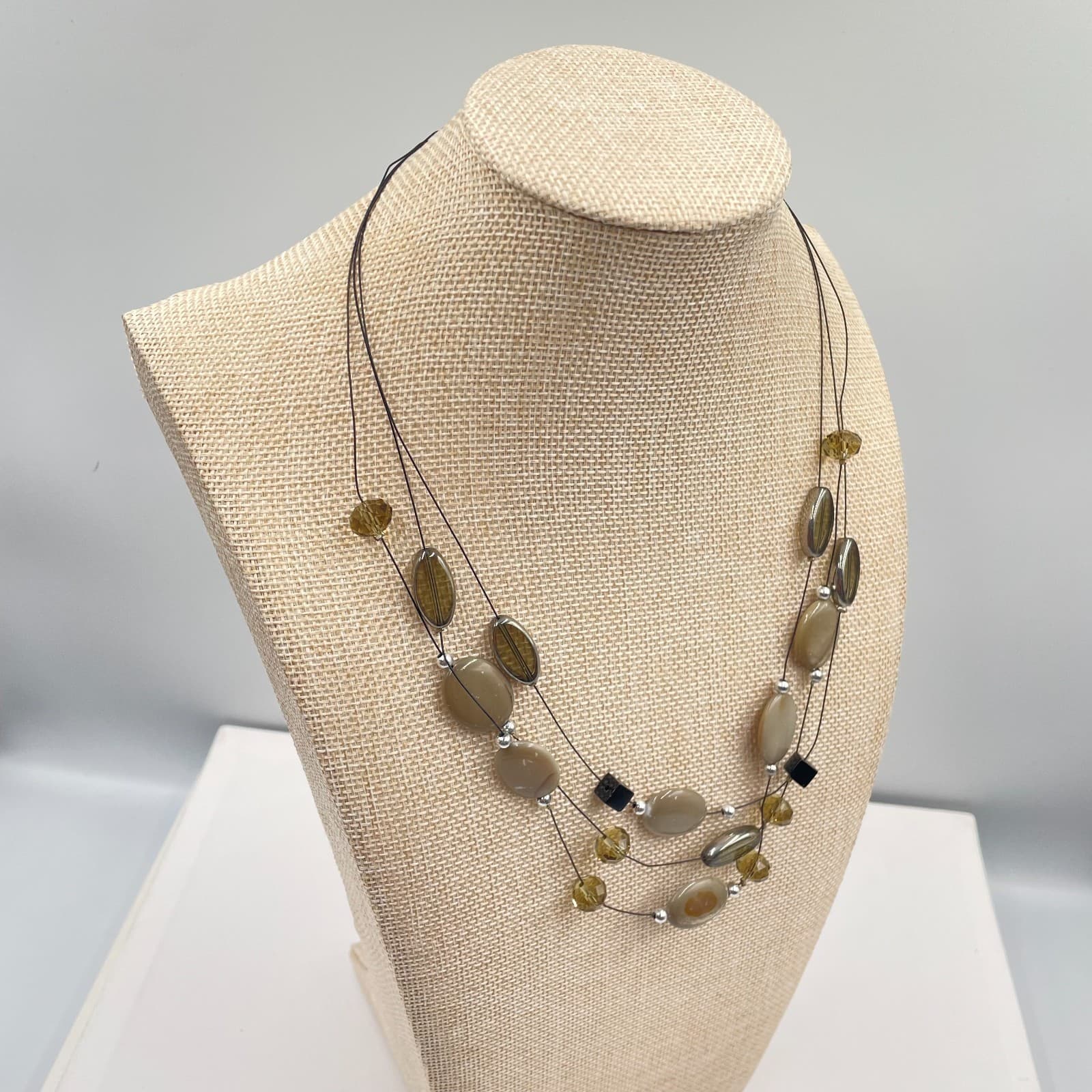 Silver-Tone Translucent Floating Beads Triple-Stranded Station Lobster Necklace - Thumbnail 4