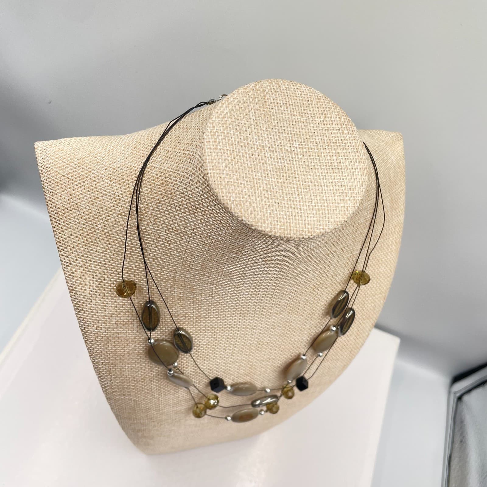 Silver-Tone Translucent Floating Beads Triple-Stranded Station Lobster Necklace - Thumbnail 5