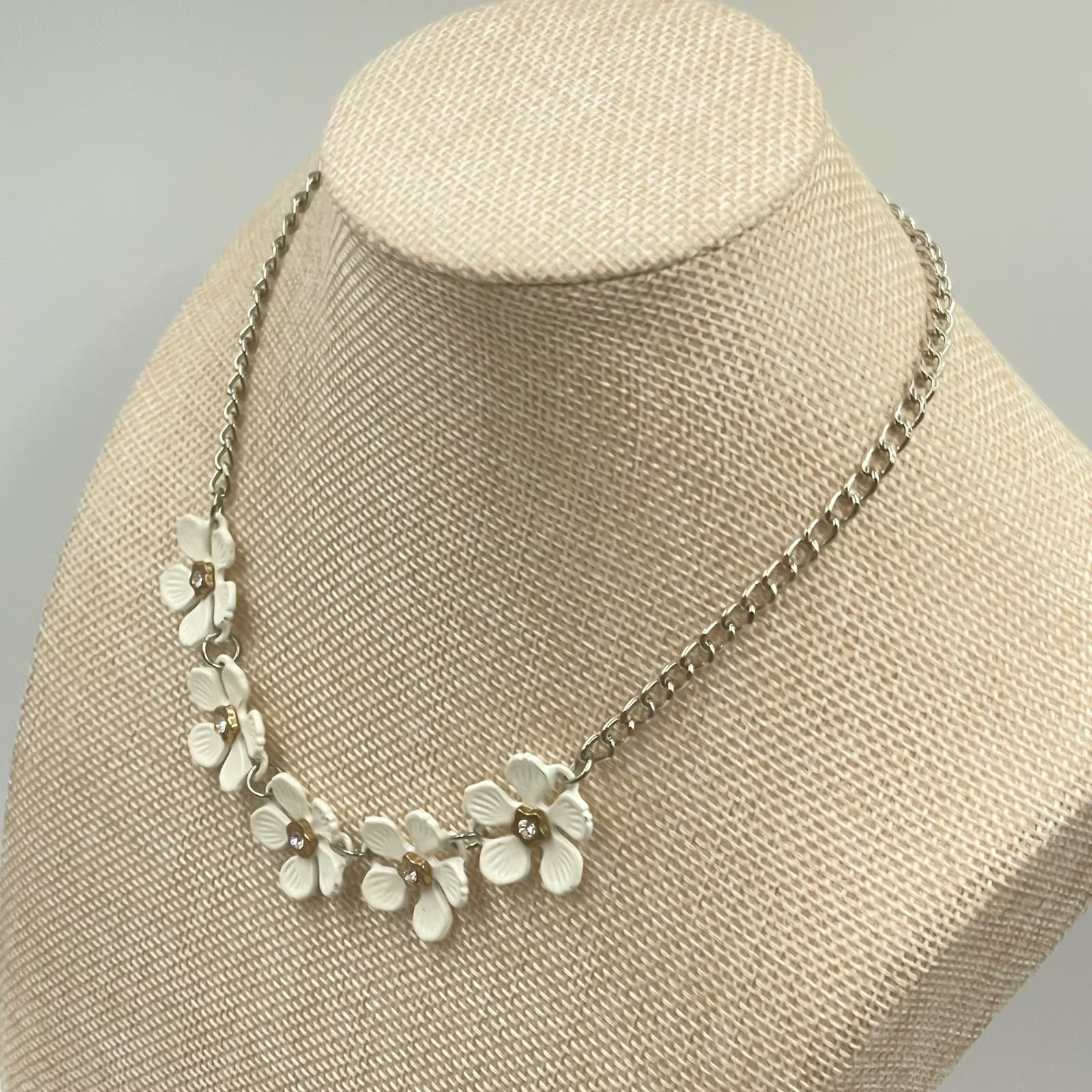 VTG Silver-Tone White Rhinestone Petal Daisy Charm Garland Bib Station Necklace - Thumbnail 7