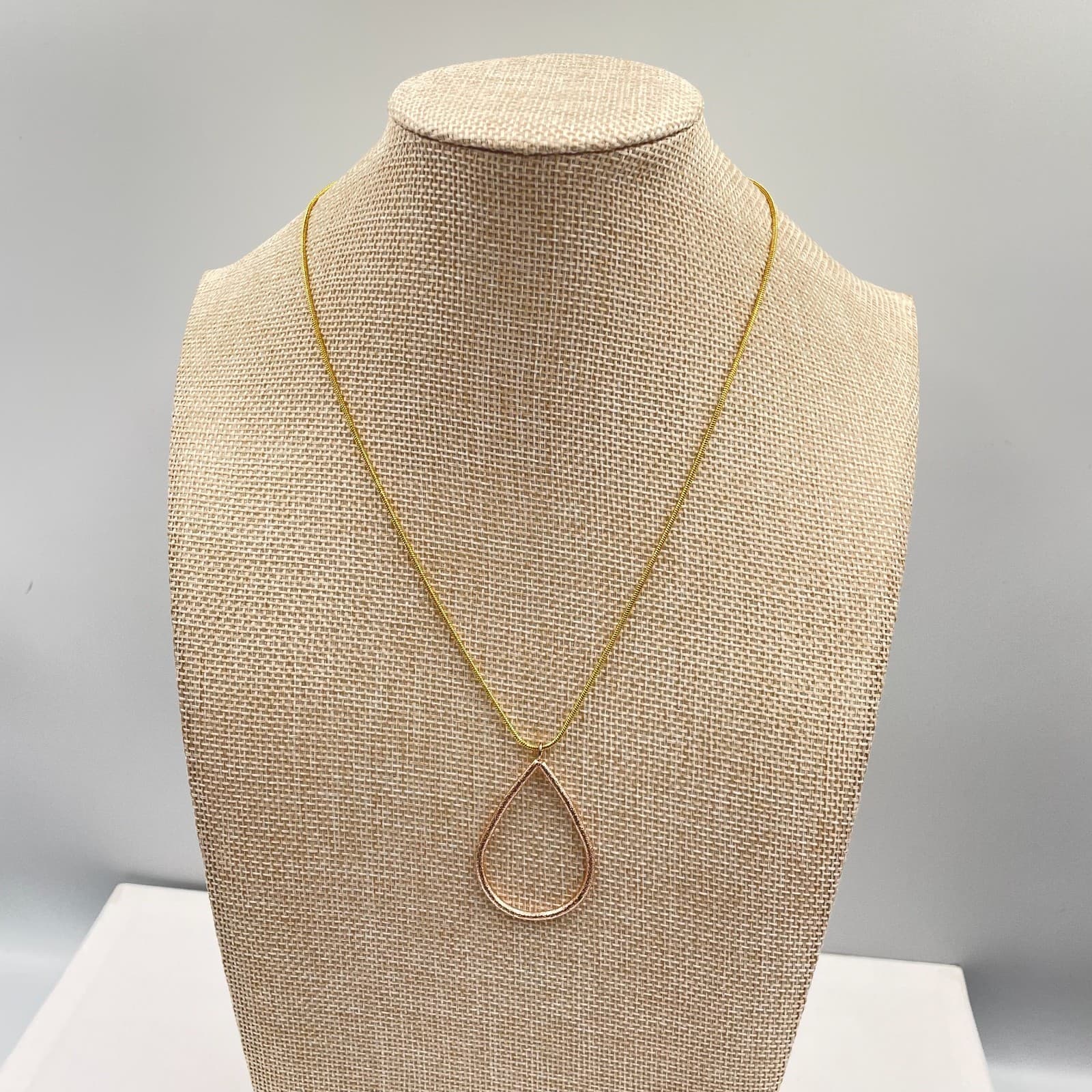 Adjustable Gold-Tone Fashion Stardust Open Teardrop Pendant Lobster Necklace - Image 1