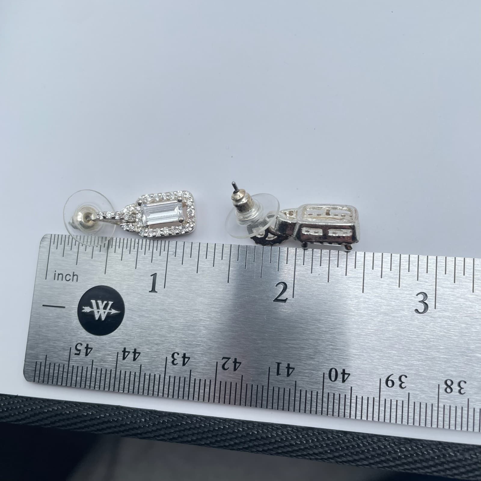 Vintage 80s 90s Silver Tone Emerald Cut Clear Glass Halo Dangle Drop Earrings - Thumbnail 13