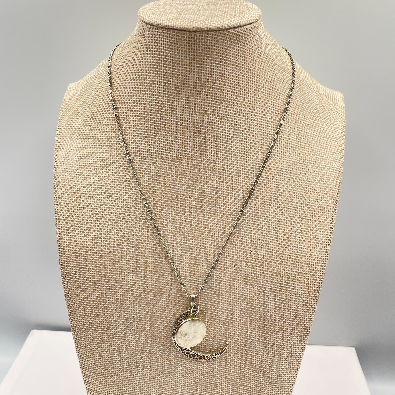 Vintage Silver-Tone Celestial Boho Disc Filigree Crescent Moon Pendant Necklace - Image 1