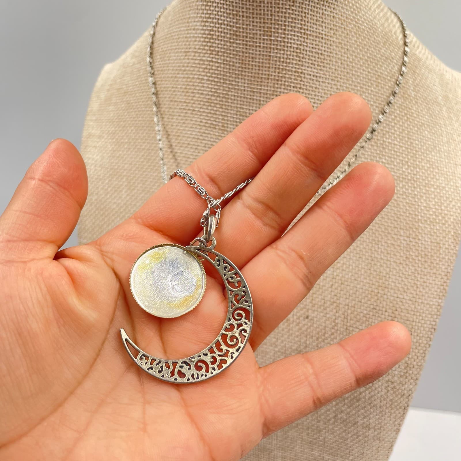 Vintage Silver-Tone Celestial Boho Disc Filigree Crescent Moon Pendant Necklace - Thumbnail 4