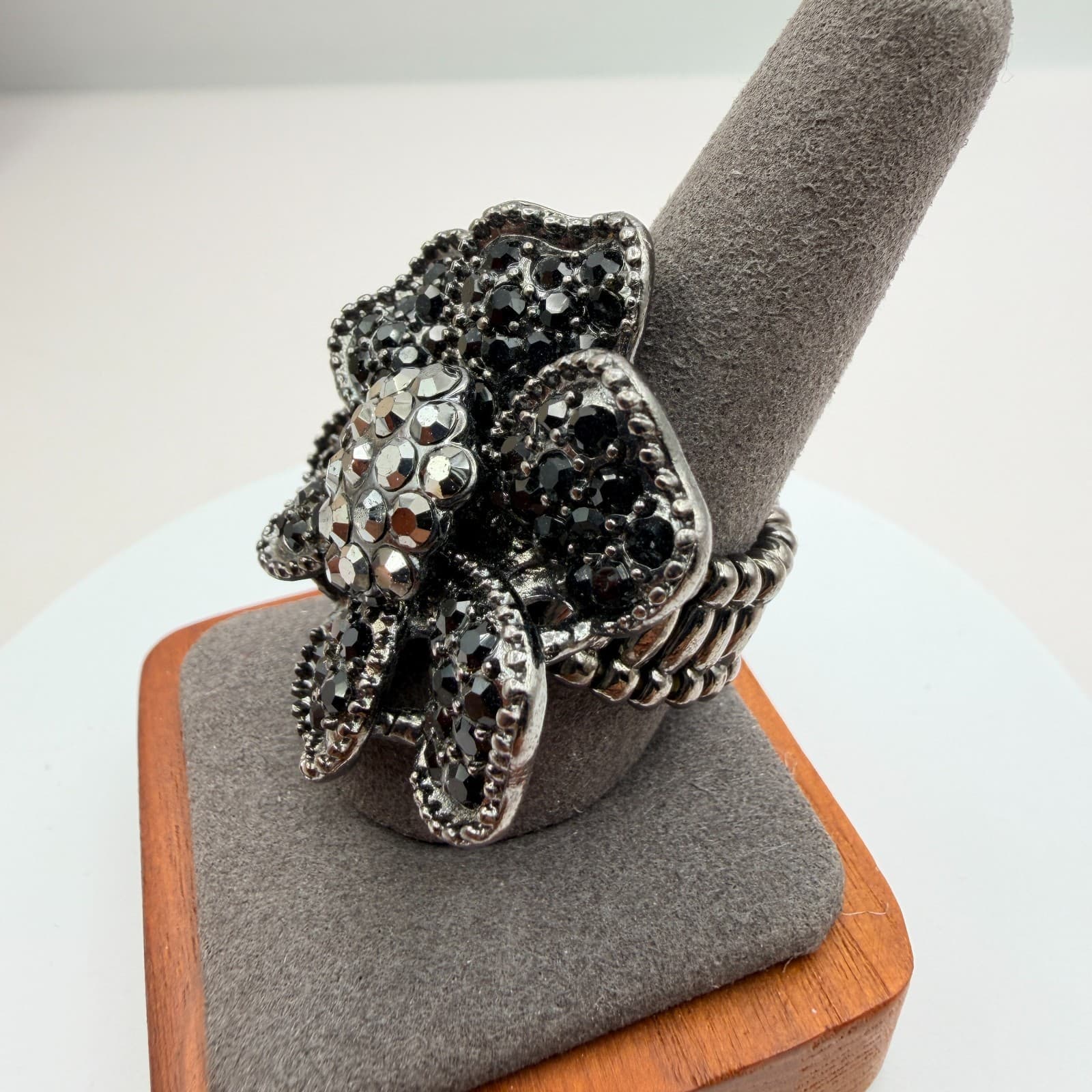 Vintage Y2K Silver Tone Black Rhinestones Floral Statement Ring Women's Jewelry - Thumbnail 4