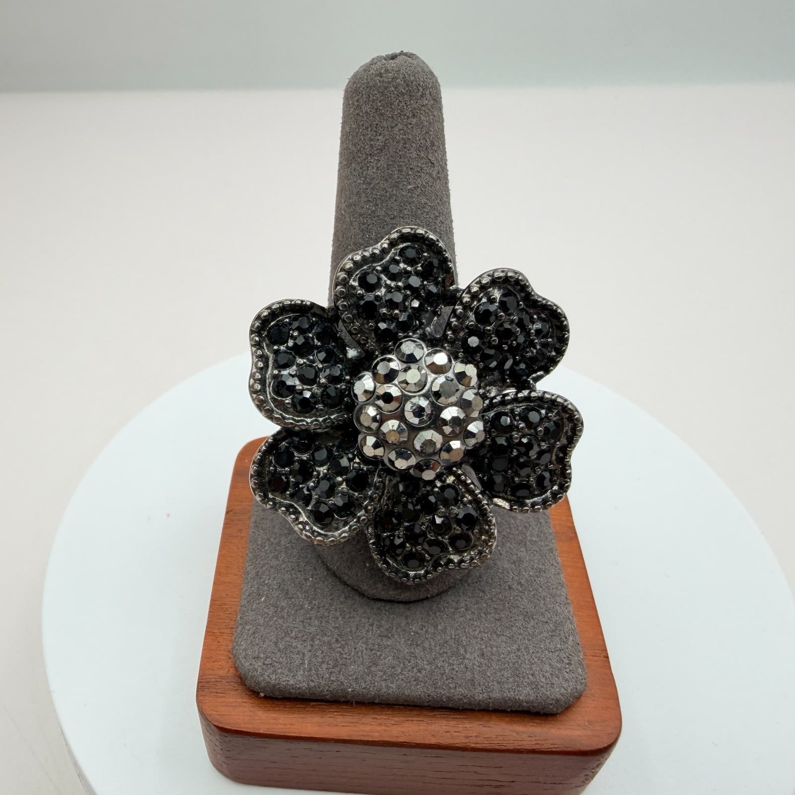 Vintage Y2K Silver Tone Black Rhinestones Floral Statement Ring Women's Jewelry - Thumbnail 6