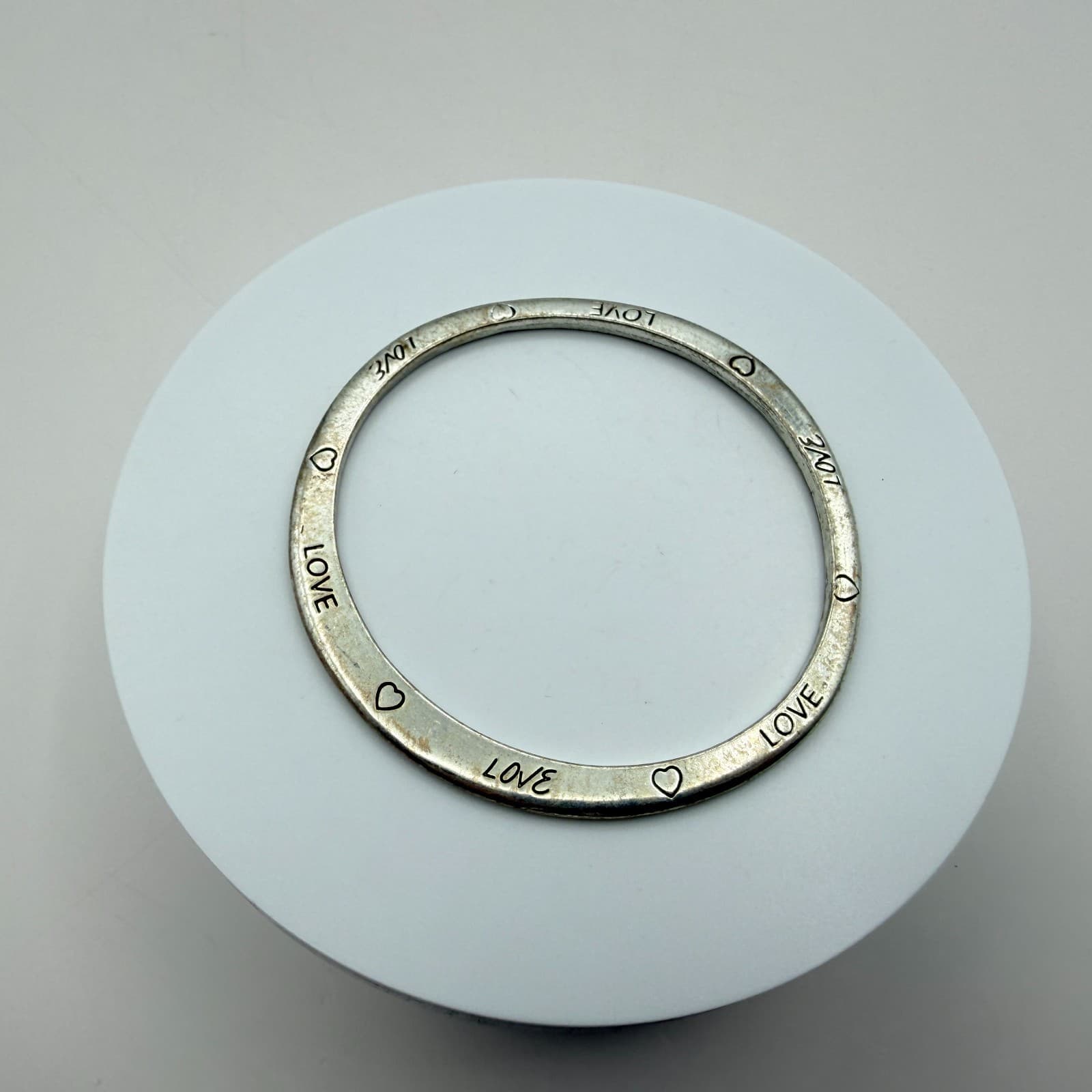 Vintage 90s Silver Tone Love Heart Bangle Bracelet Engraved Women's Jewelry - Thumbnail 3