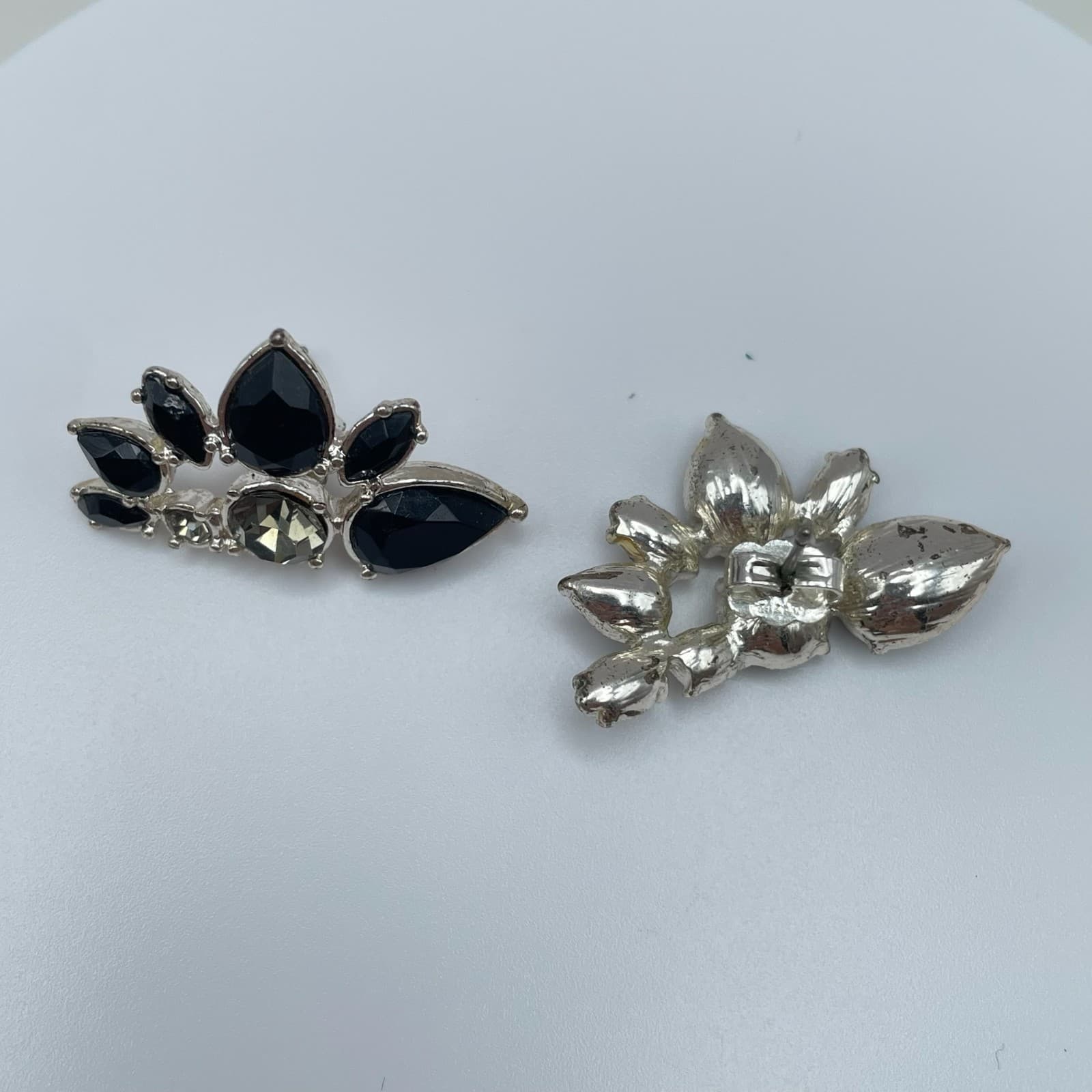 Vintage 90s Silver Tone Black Teardrop Glass Fan Statement Stud Earrings Jewelry - Thumbnail 2