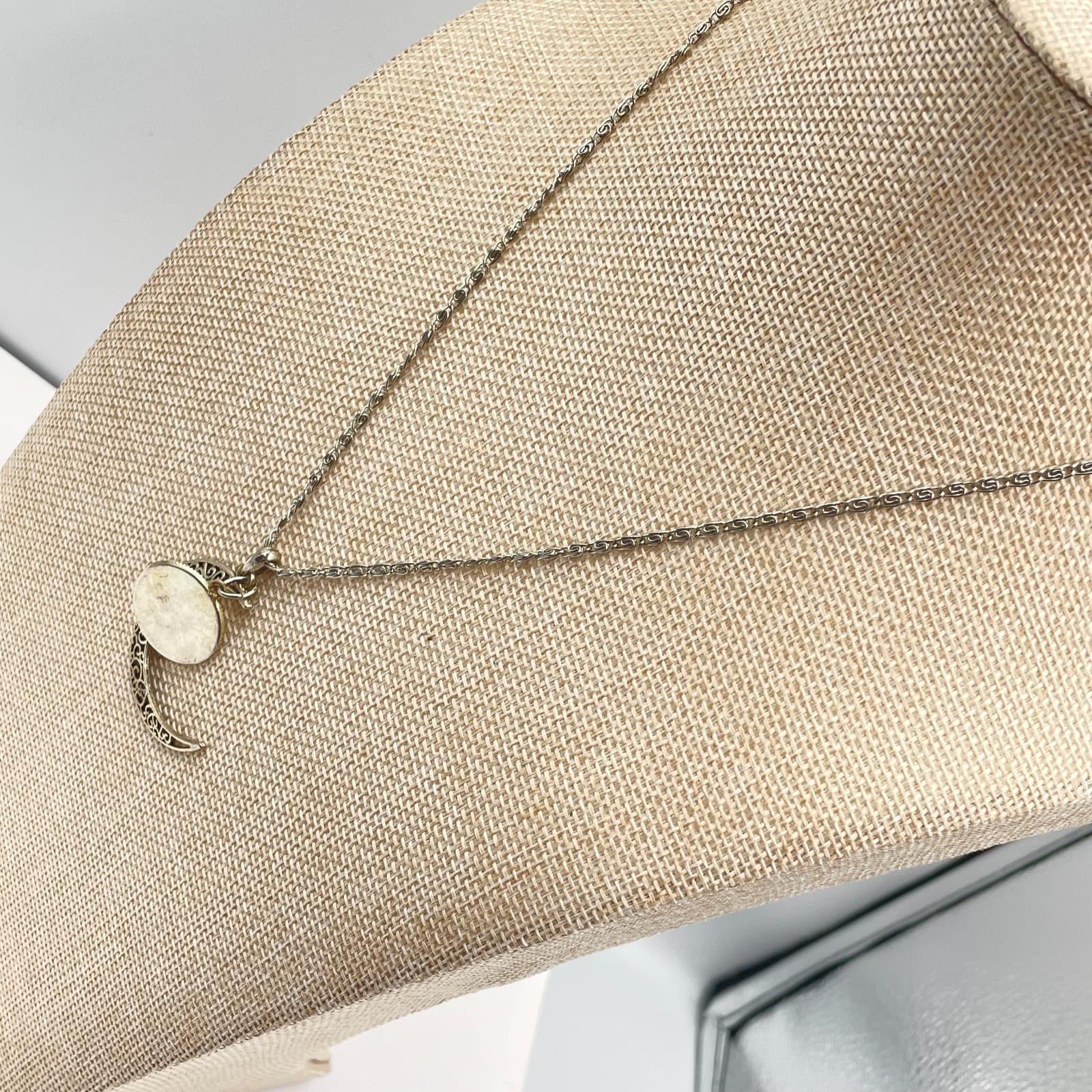 Vintage Silver-Tone Celestial Boho Disc Filigree Crescent Moon Pendant Necklace - Thumbnail 8