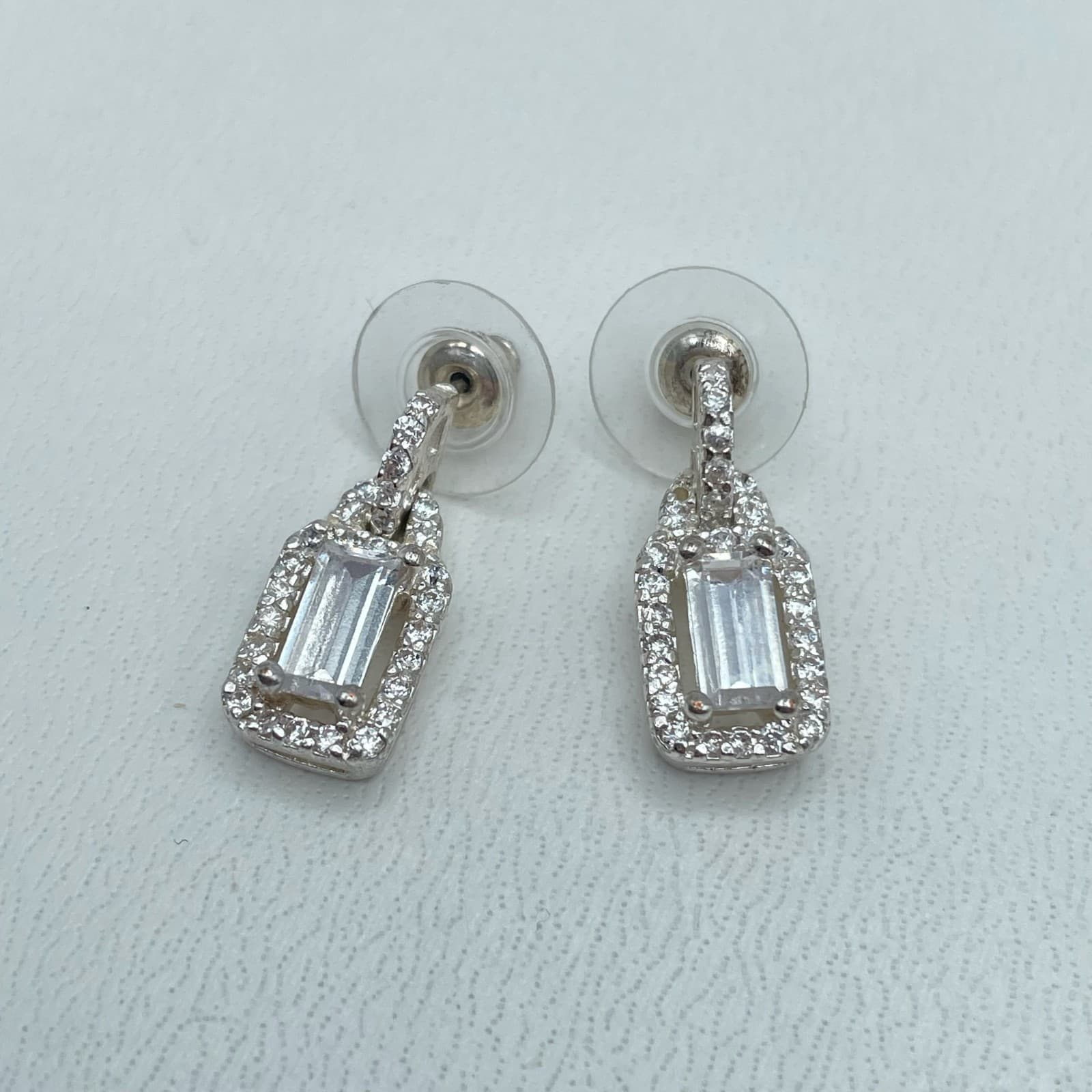 Vintage 80s 90s Silver Tone Emerald Cut Clear Glass Halo Dangle Drop Earrings - Thumbnail 5