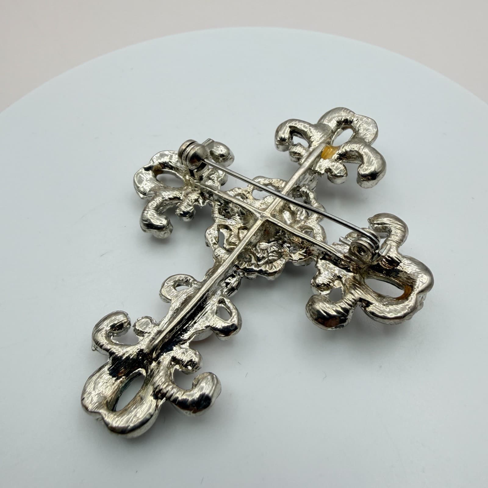 Vintage Y2K Silver Tone Rhinestone Filigree Cross Brooch Pin Statement Jewelry - Thumbnail 7