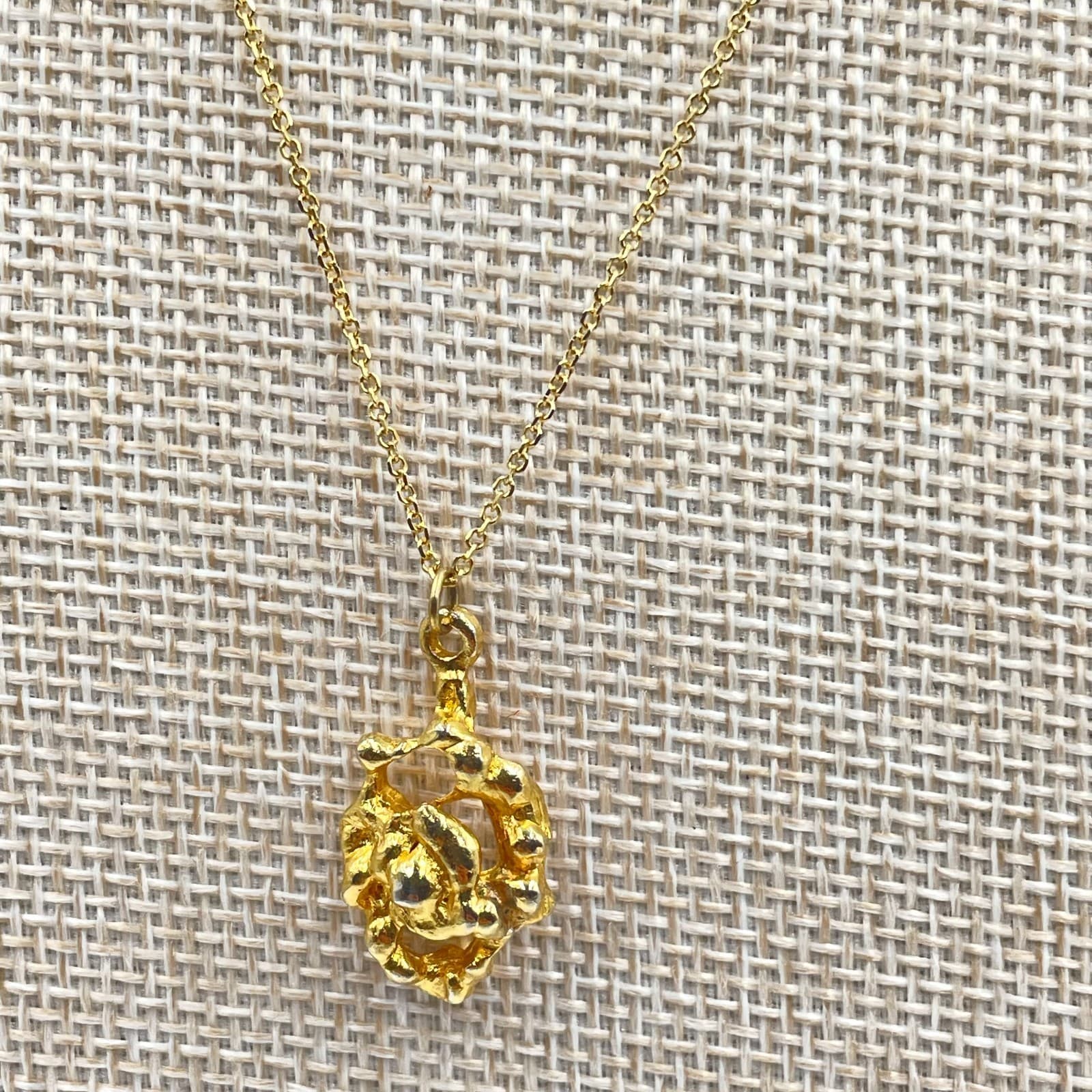 Fashion Gold-Tone Chain Classic Metal Nugget-Shaped Pendant Push Lock Necklace - Thumbnail 3