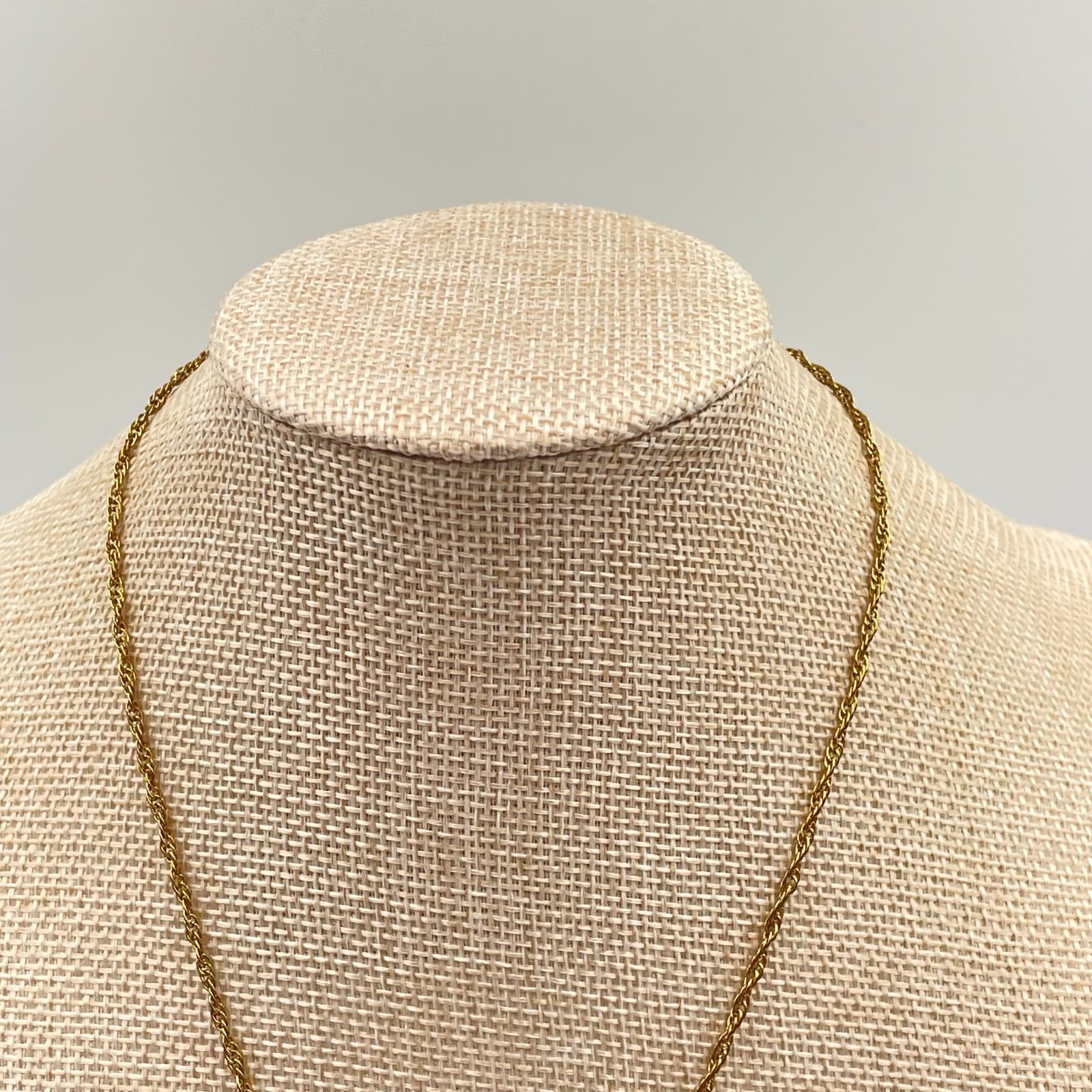 Vintage Gold-Tone Cultural Rope Chain Hebrew Shalom Pendant Push Lock Necklace - Thumbnail 2