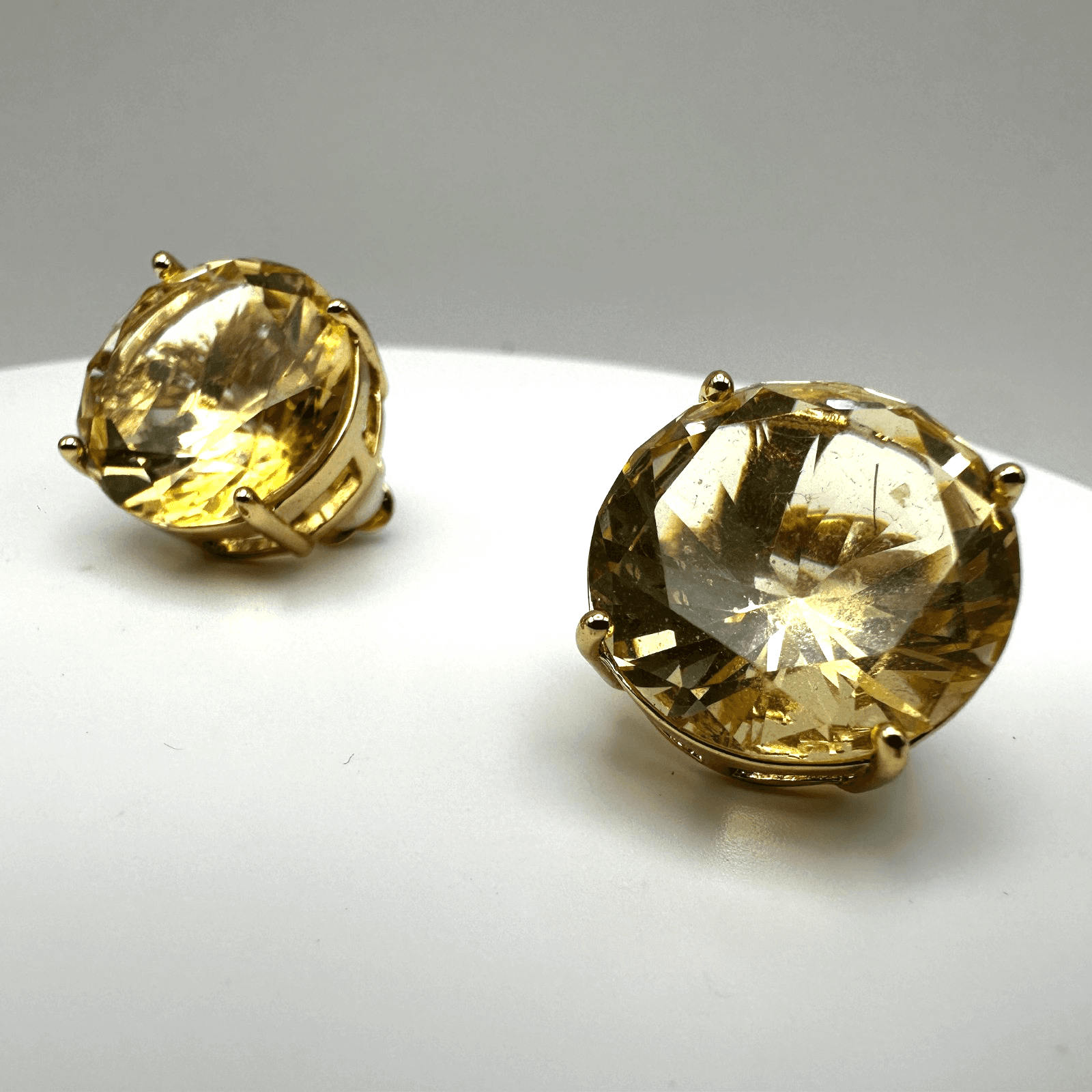 Vintage 90s gold-tone round faceted vitrine statement earrings Women's Jewelry - Image 1