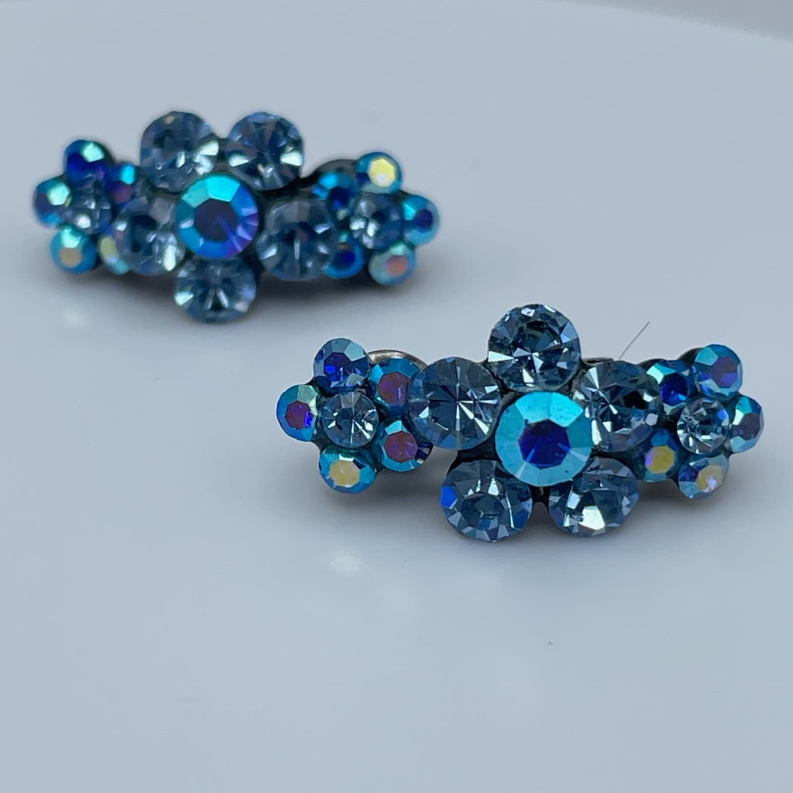 Vintage 80s Blue Aurora Borealis Glass Cluster Clip-On Earrings Fashion Jewelry - Image 1