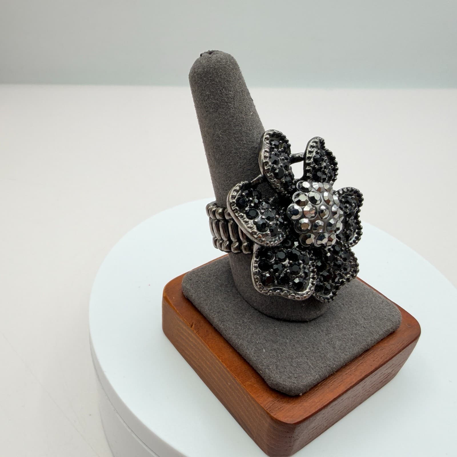 Vintage Y2K Silver Tone Black Rhinestones Floral Statement Ring Women's Jewelry - Thumbnail 7
