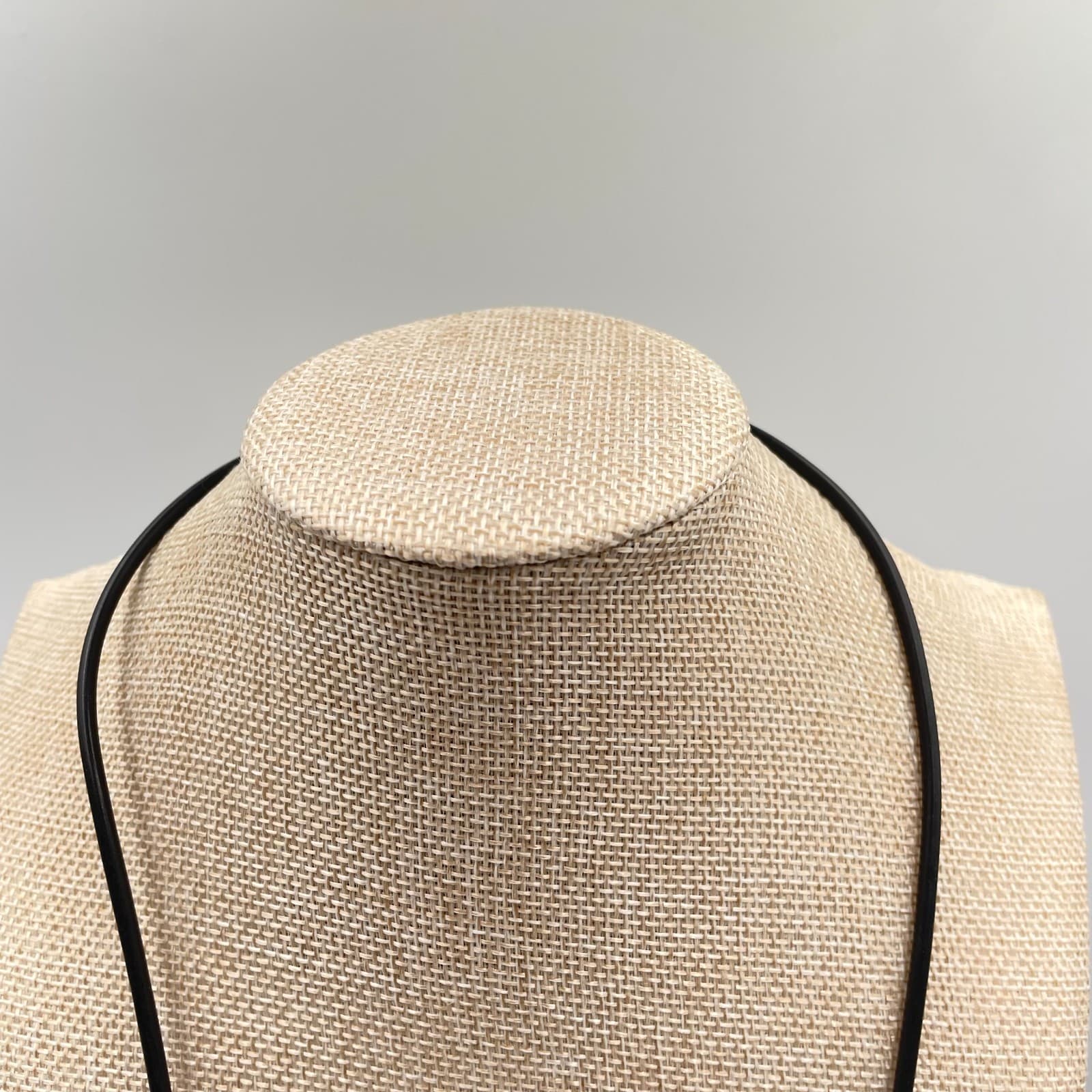 Y2K Bohemian Beachwear Black Cord Wire-Wrapped Shark Tooth Pendant Necklace - Thumbnail 2