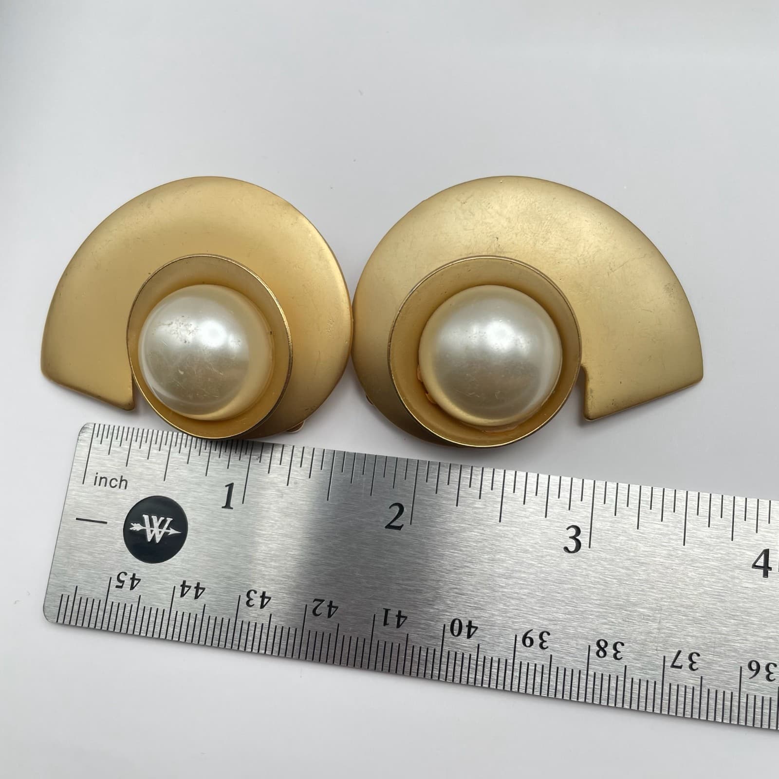 Vintage 80s Gold Tone Abstract Nautilus Shell Faux Pearl Statement Earrings - Thumbnail 12