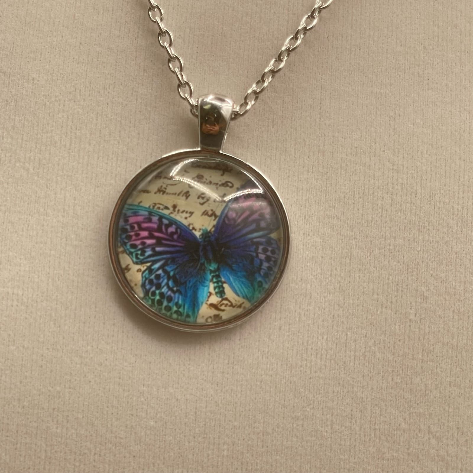 Vintage Cabochon Silver-Tone Blue Morpho Butterfly Lobster Pendant Necklace - Thumbnail 9