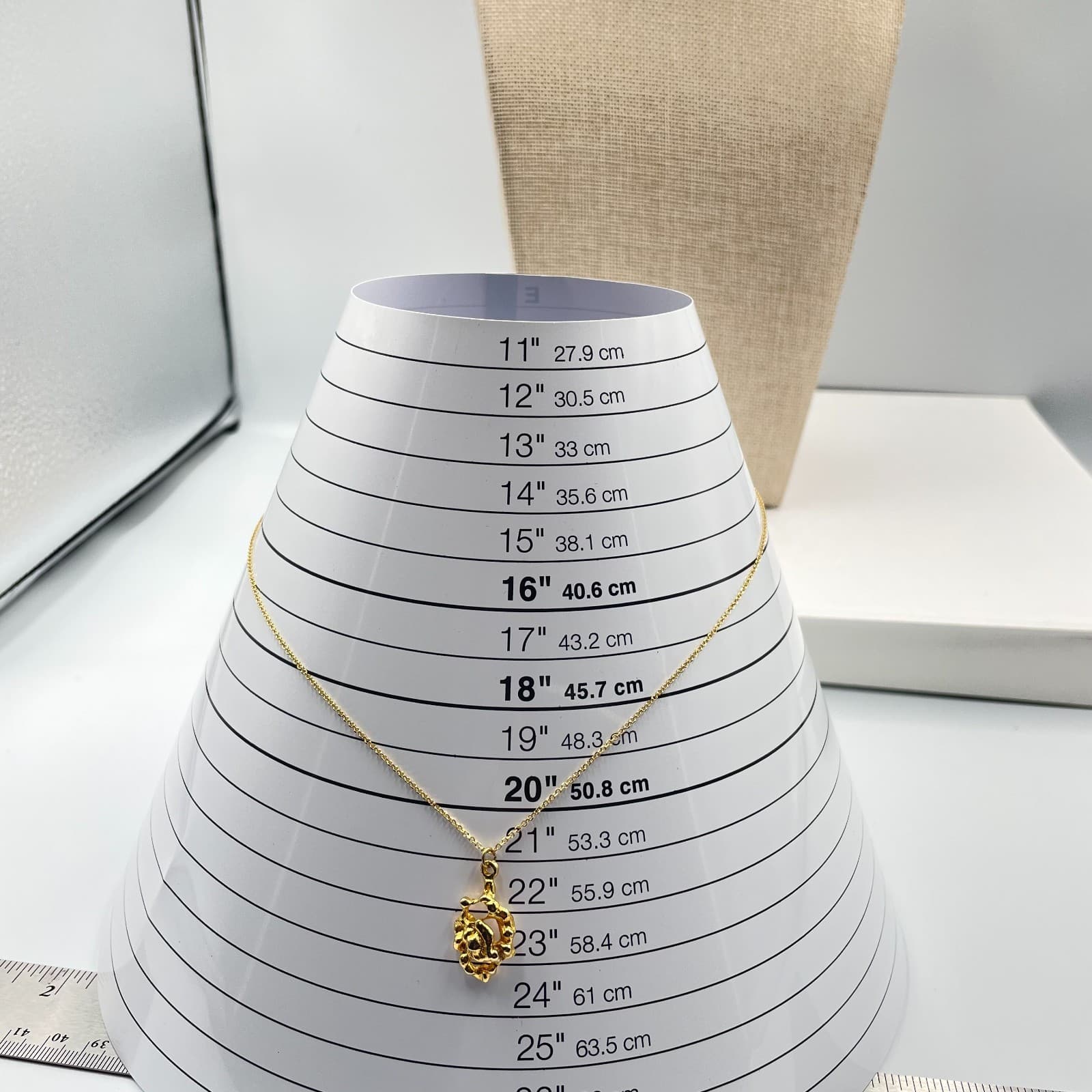 Fashion Gold-Tone Chain Classic Metal Nugget-Shaped Pendant Push Lock Necklace - Thumbnail 8