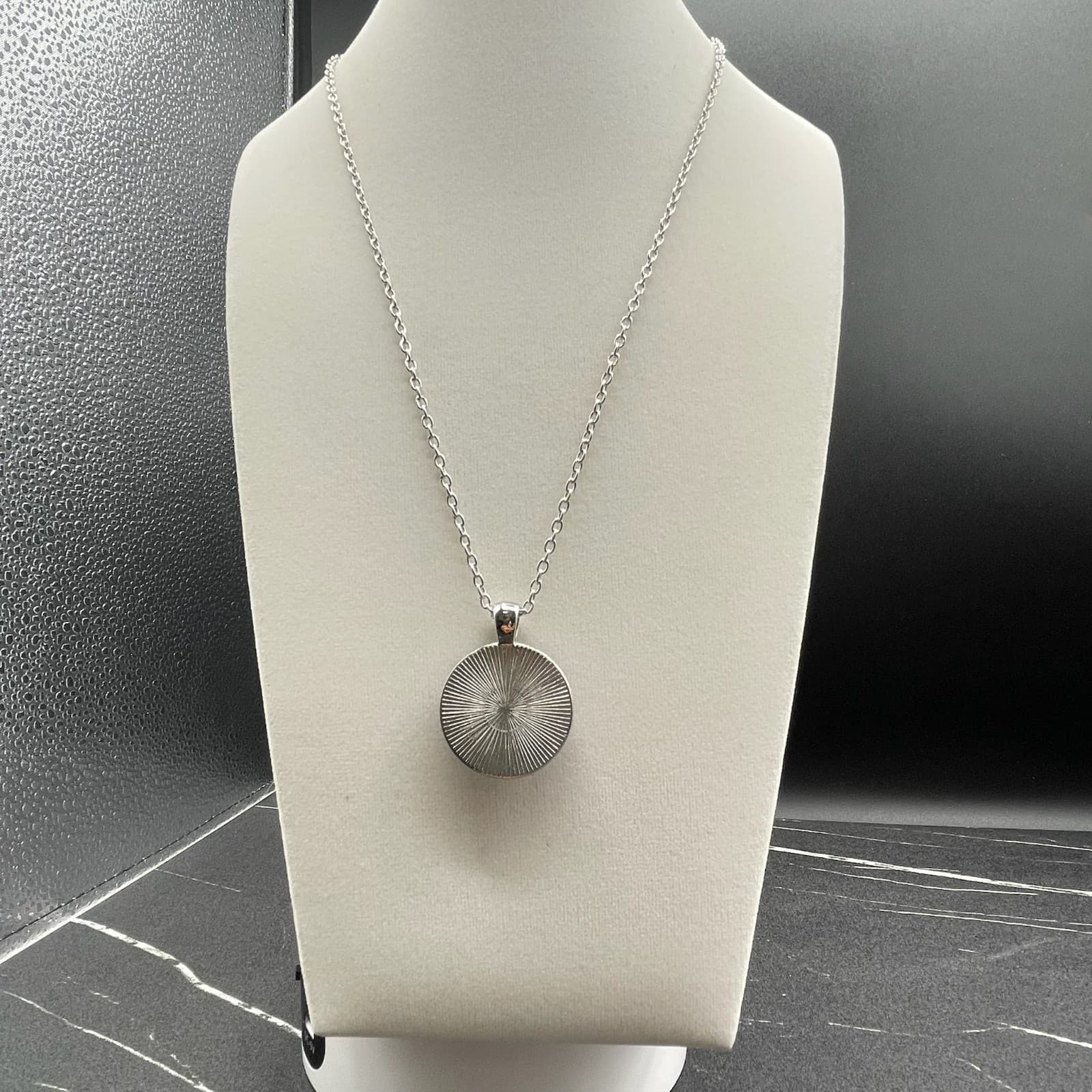 Vintage Cabochon Silver-Tone Blue Morpho Butterfly Lobster Pendant Necklace - Thumbnail 7