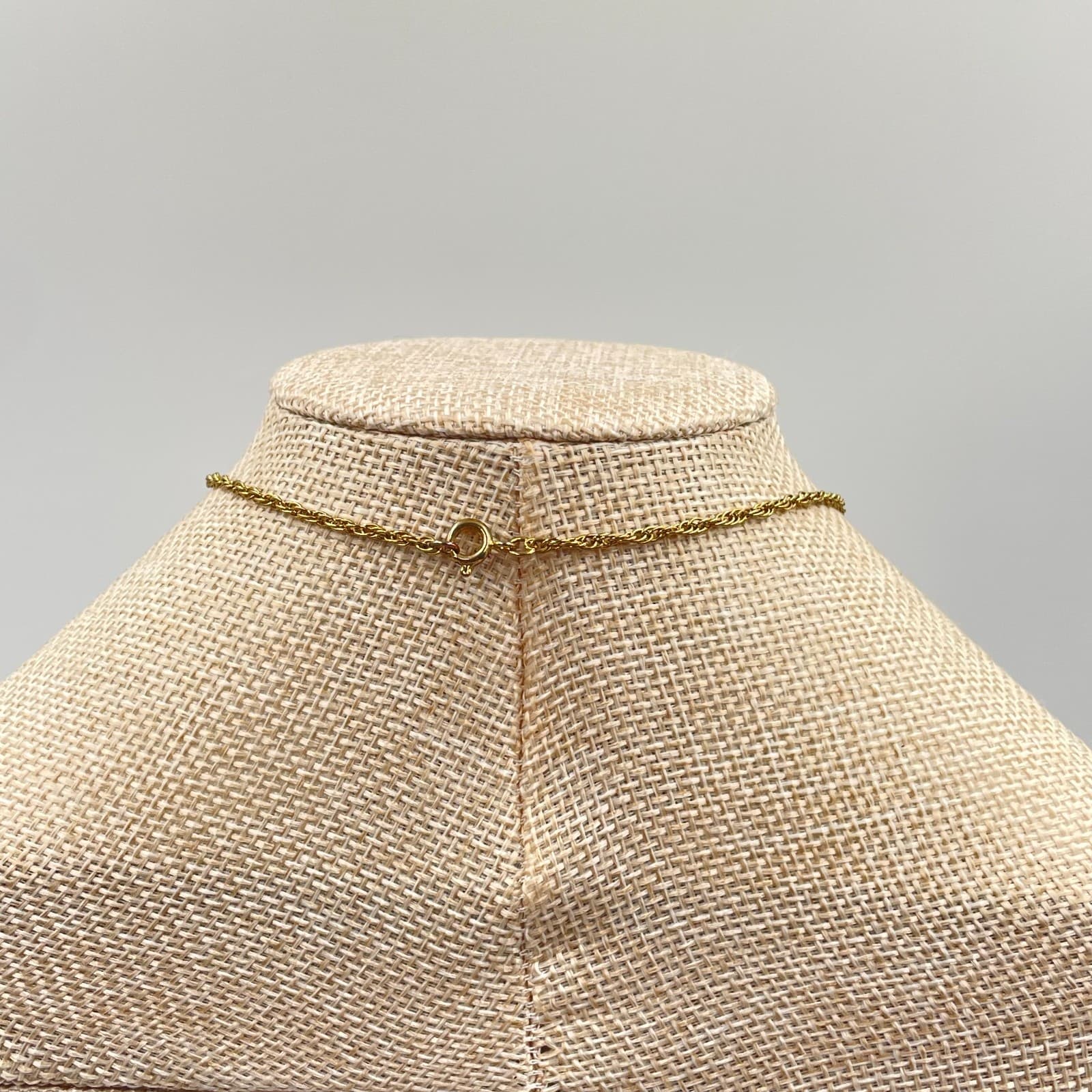 Vintage Gold-Tone Cultural Rope Chain Hebrew Shalom Pendant Push Lock Necklace - Thumbnail 6