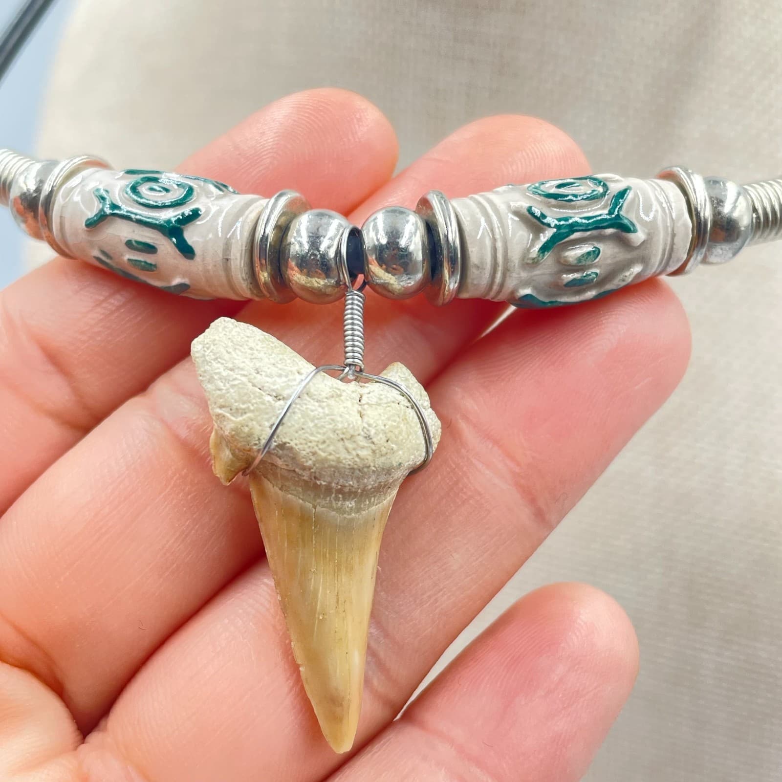 Y2K Bohemian Beachwear Black Cord Wire-Wrapped Shark Tooth Pendant Necklace - Thumbnail 5