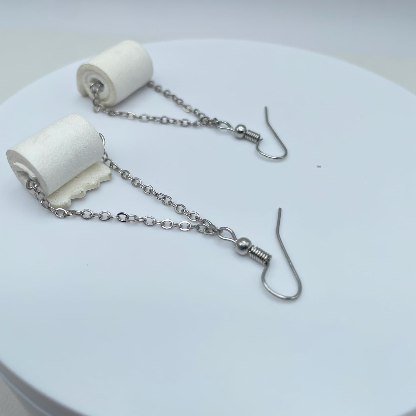 Vintage 90s Toilet Paper Roll Dangle Earrings Silver Tone Funny Kitsch Novelty - Thumbnail 4