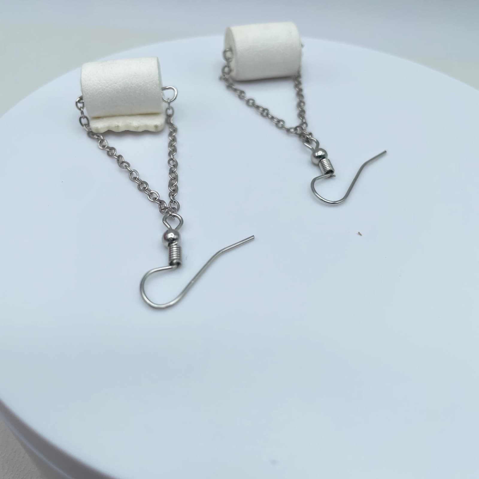 Vintage 90s Toilet Paper Roll Dangle Earrings Silver Tone Funny Kitsch Novelty - Thumbnail 5