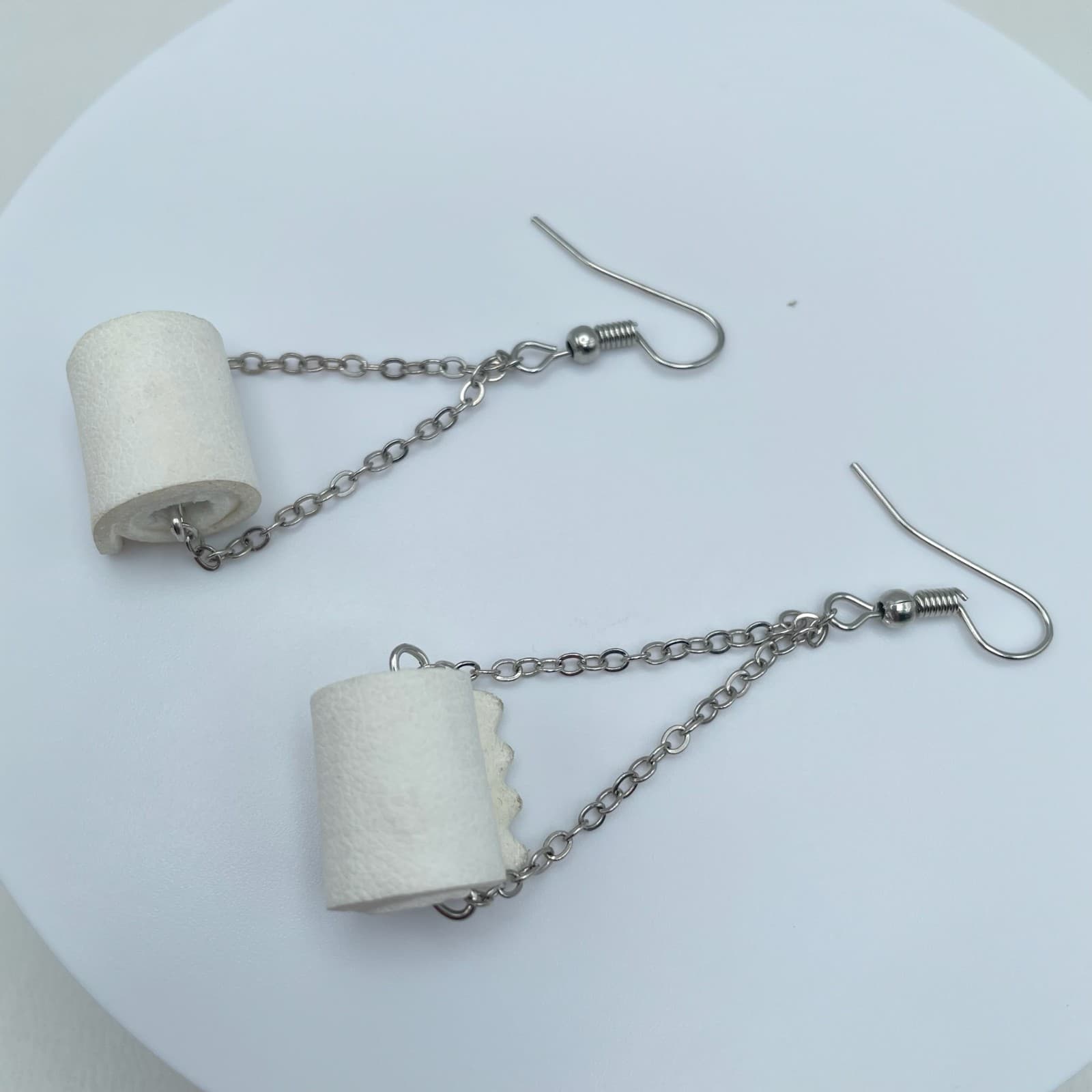 Vintage 90s Toilet Paper Roll Dangle Earrings Silver Tone Funny Kitsch Novelty - Thumbnail 3