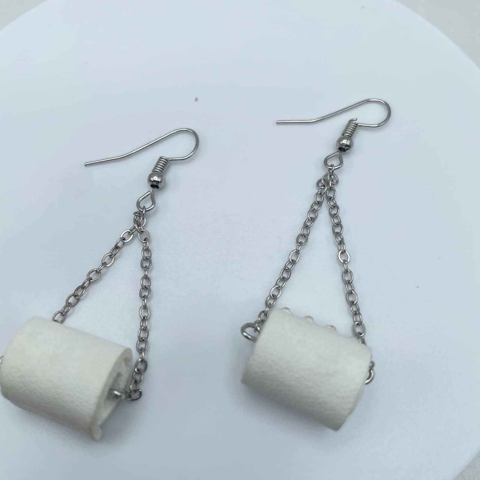 Vintage 90s Toilet Paper Roll Dangle Earrings Silver Tone Funny Kitsch Novelty - Thumbnail 2