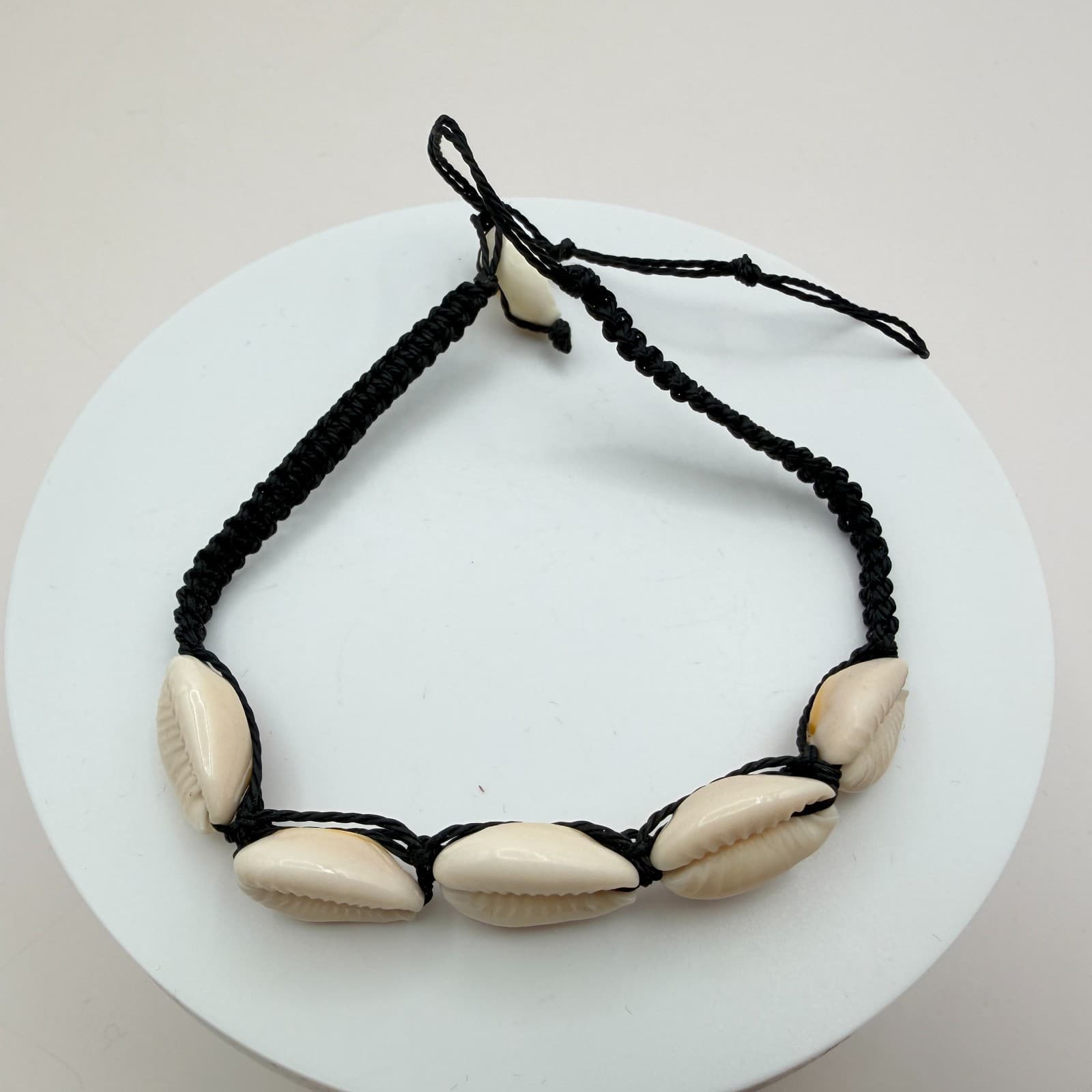 Vintage 90s Cream Cowrie Shell Bracelet Black Macrame Cord Boho Beach Jewelry - Thumbnail 4