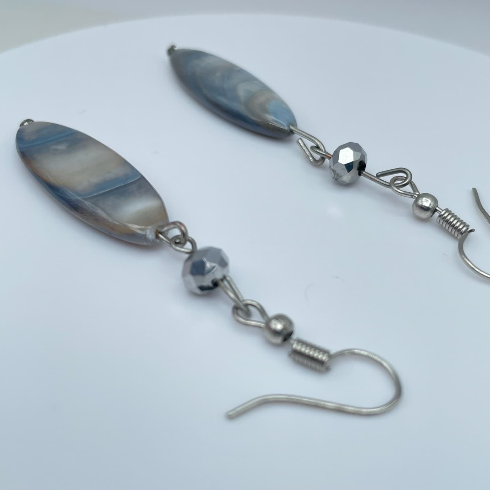 Vintage 80s Blue & Grey Pearl Shell Oval Drop Dangle Earrings Womens Jewelry - Thumbnail 4