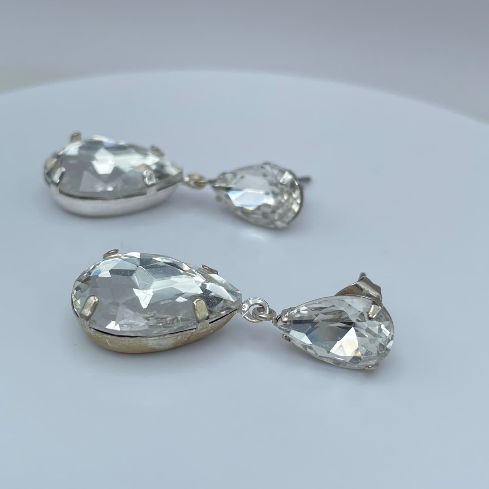 Vintage 90s Silver-Tone Clear Teardrop Dangle Earrings Post Back Jewelry - Thumbnail 2