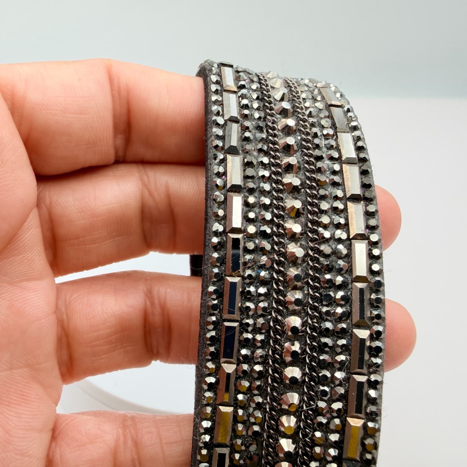 Vintage 90s Gray Suede Cuff Bracelet Hematite Tone Glass Glam Punk Jewelry - Thumbnail 8