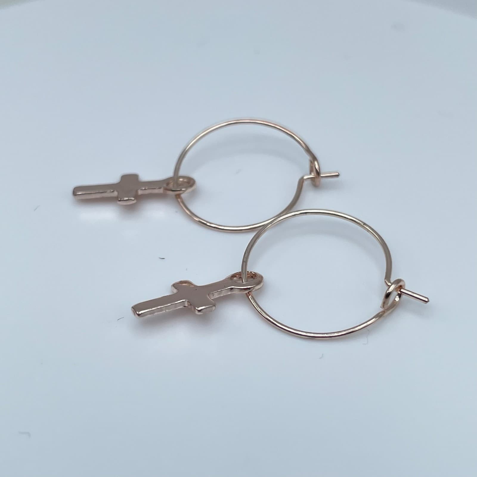 Vintage 90s Rose Gold Tone Cross Charm Hoop Earrings Minimalist Religious Boho - Thumbnail 3