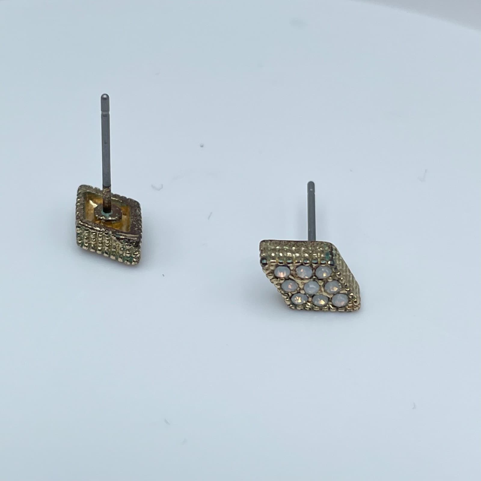 Vintage 90s Gold Tone White Glass Pave Diamond Shape Stud Earrings Fashion - Thumbnail 3