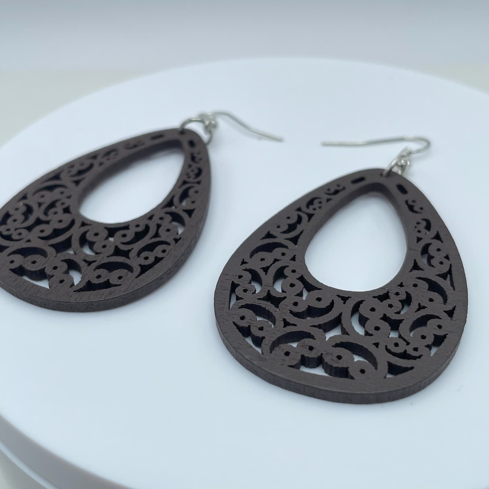 Vintage 90s Brown Wood Filigree Teardrop Dangle Earrings Boho Hippie Fashion - Thumbnail 2