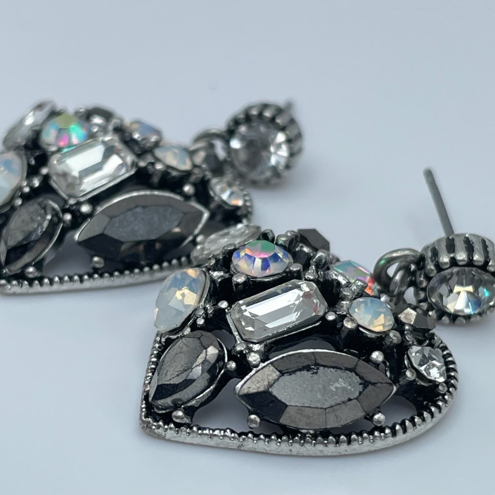 Vintage 90s Silver Tone Aurora Borealis Glass Stone Heart Drop Stud Earrings - Thumbnail 8