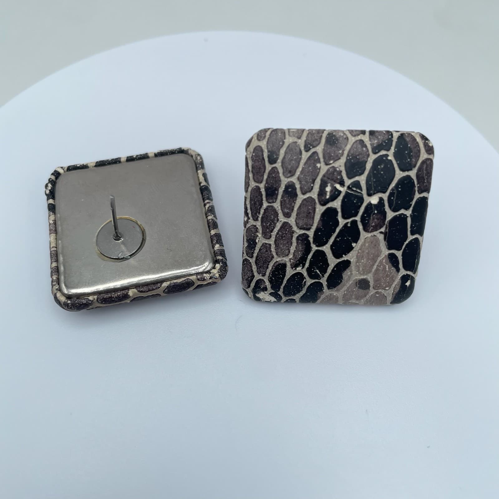 Vintage 80s Silver Tone Stud Earrings Square Snake Pattern Women's Jewelry - Thumbnail 4