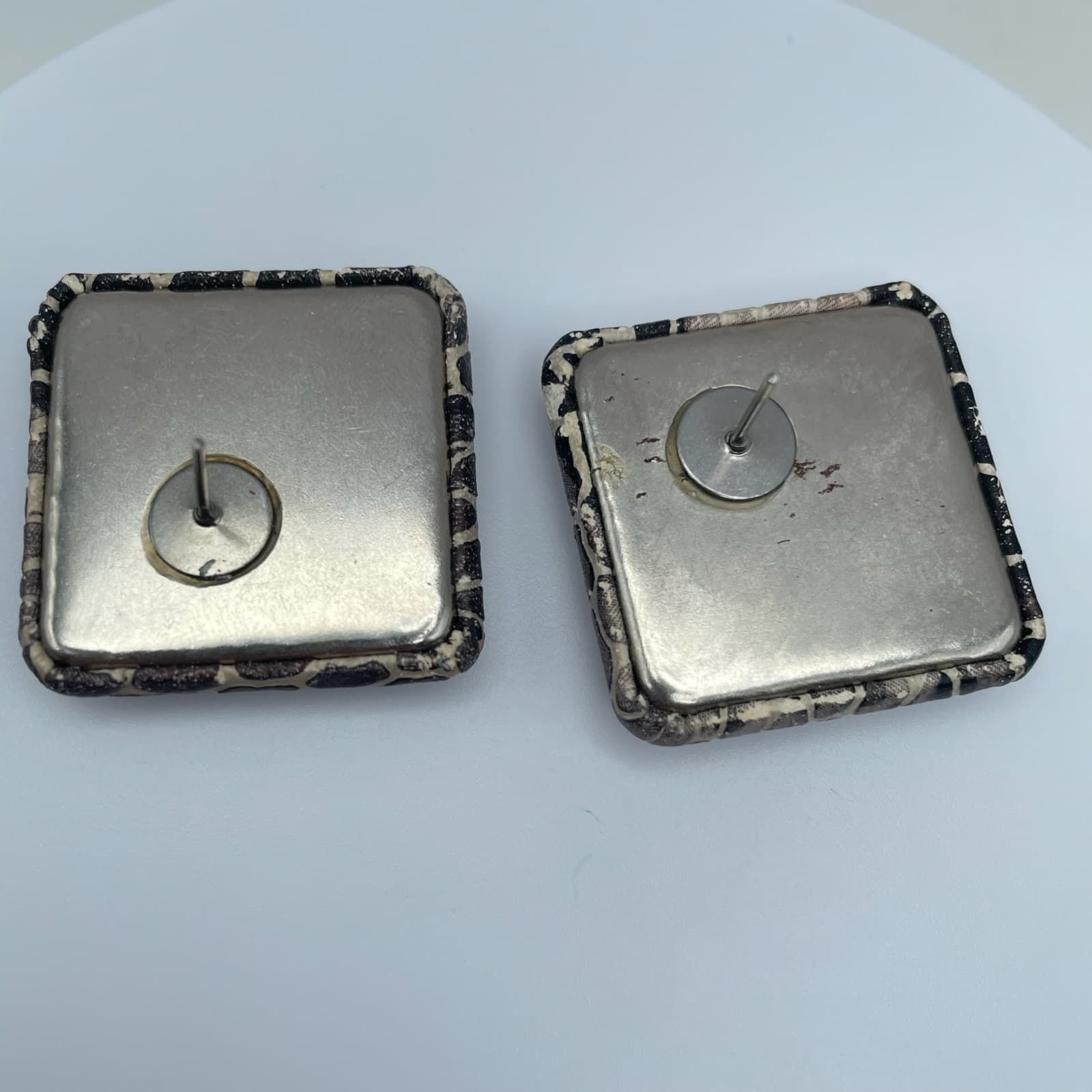 Vintage 80s Silver Tone Stud Earrings Square Snake Pattern Women's Jewelry - Thumbnail 5