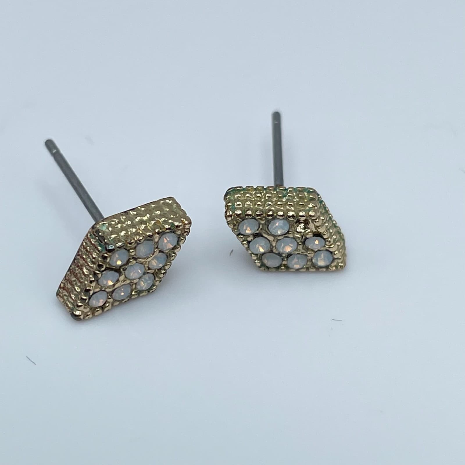 Vintage 90s Gold Tone White Glass Pave Diamond Shape Stud Earrings Fashion - Image 1