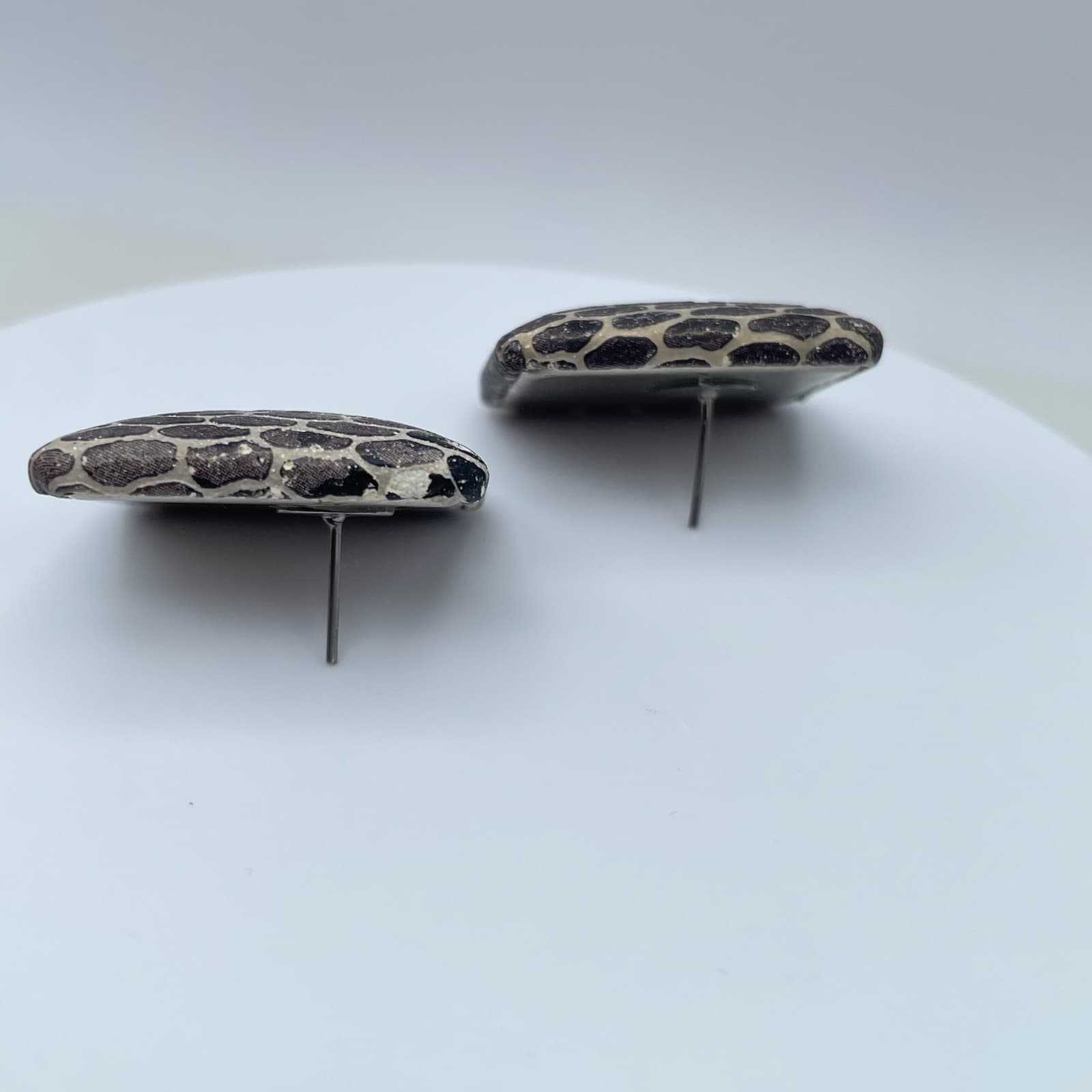 Vintage 80s Silver Tone Stud Earrings Square Snake Pattern Women's Jewelry - Thumbnail 9